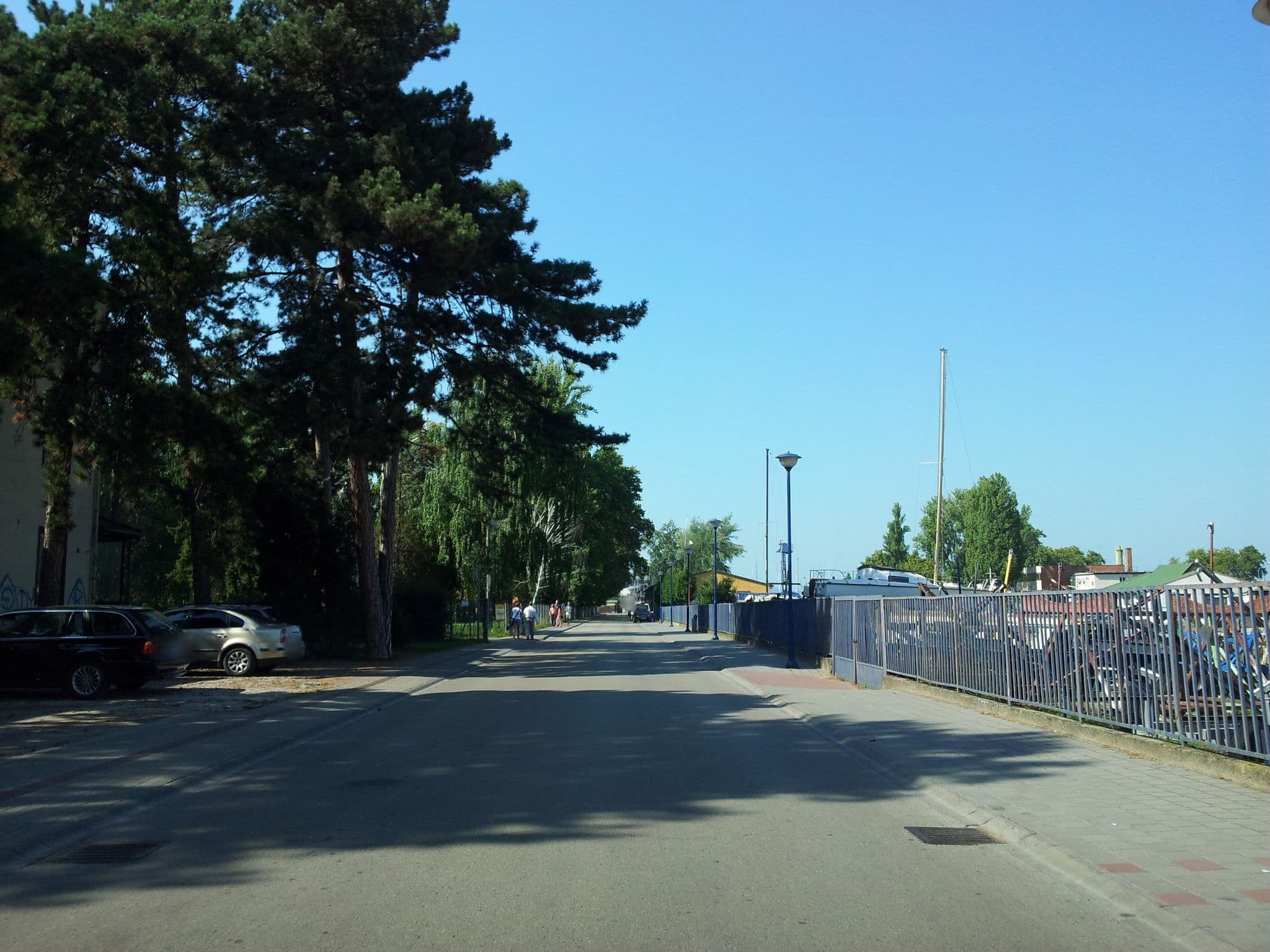 Street view near Hotel Azúr Szállodaipari Zrt, Siófok — © kolesajr (CC BY-SA · Mapillary)