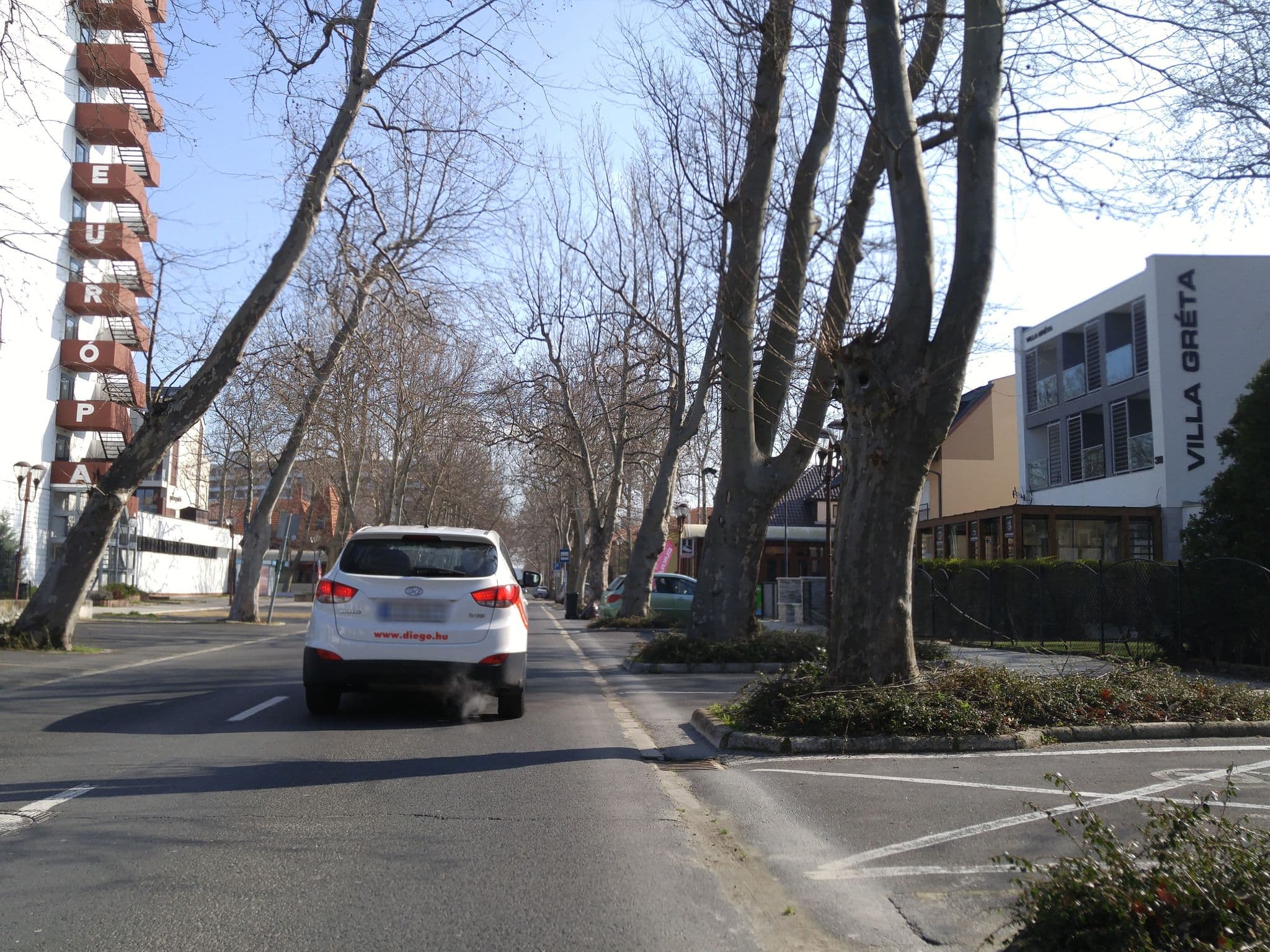 Street view near Apartman Riva Siófok, Siófok — © tamaes (CC BY-SA · Mapillary)