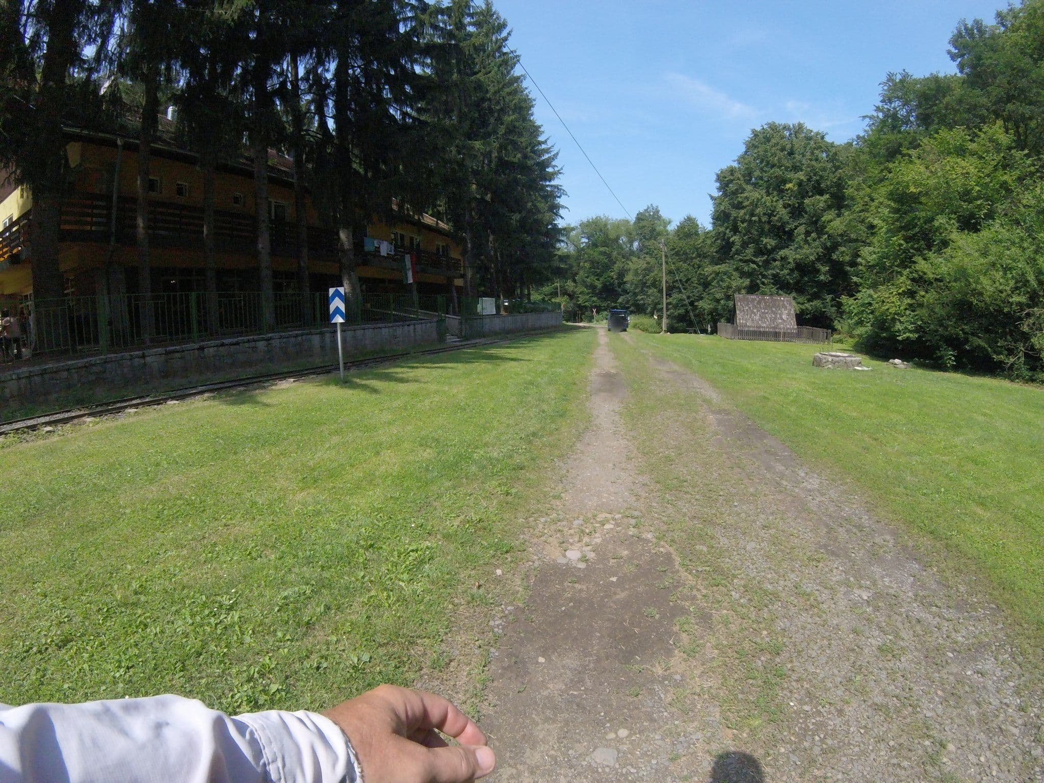 Street view near Feketevölgy Panzió, Diósjenő — © utvonalfelmeresek (CC BY-SA · Mapillary)