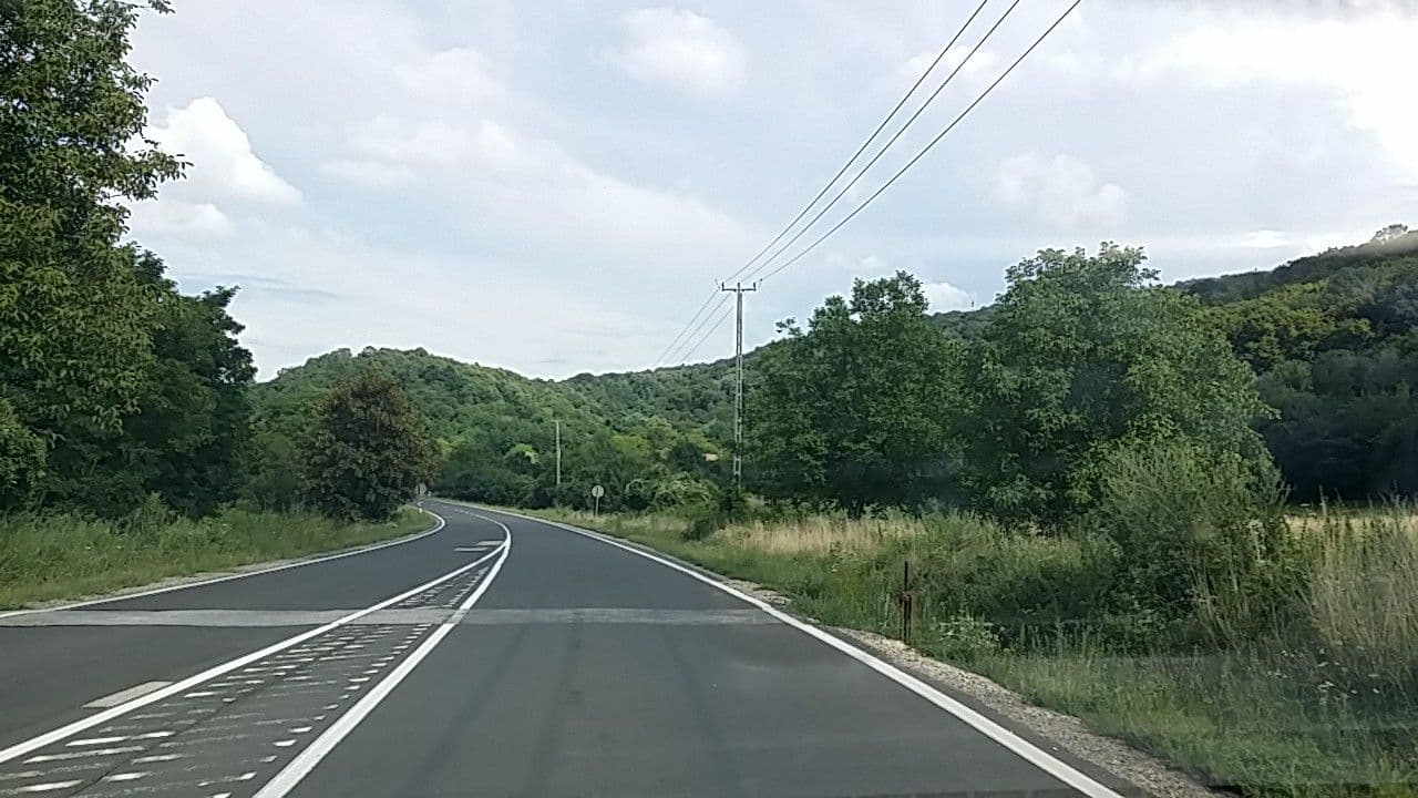 Street view near Szakadék Vendégház, Nagyoroszi — © utvonalfelmeresek (CC BY-SA · Mapillary)