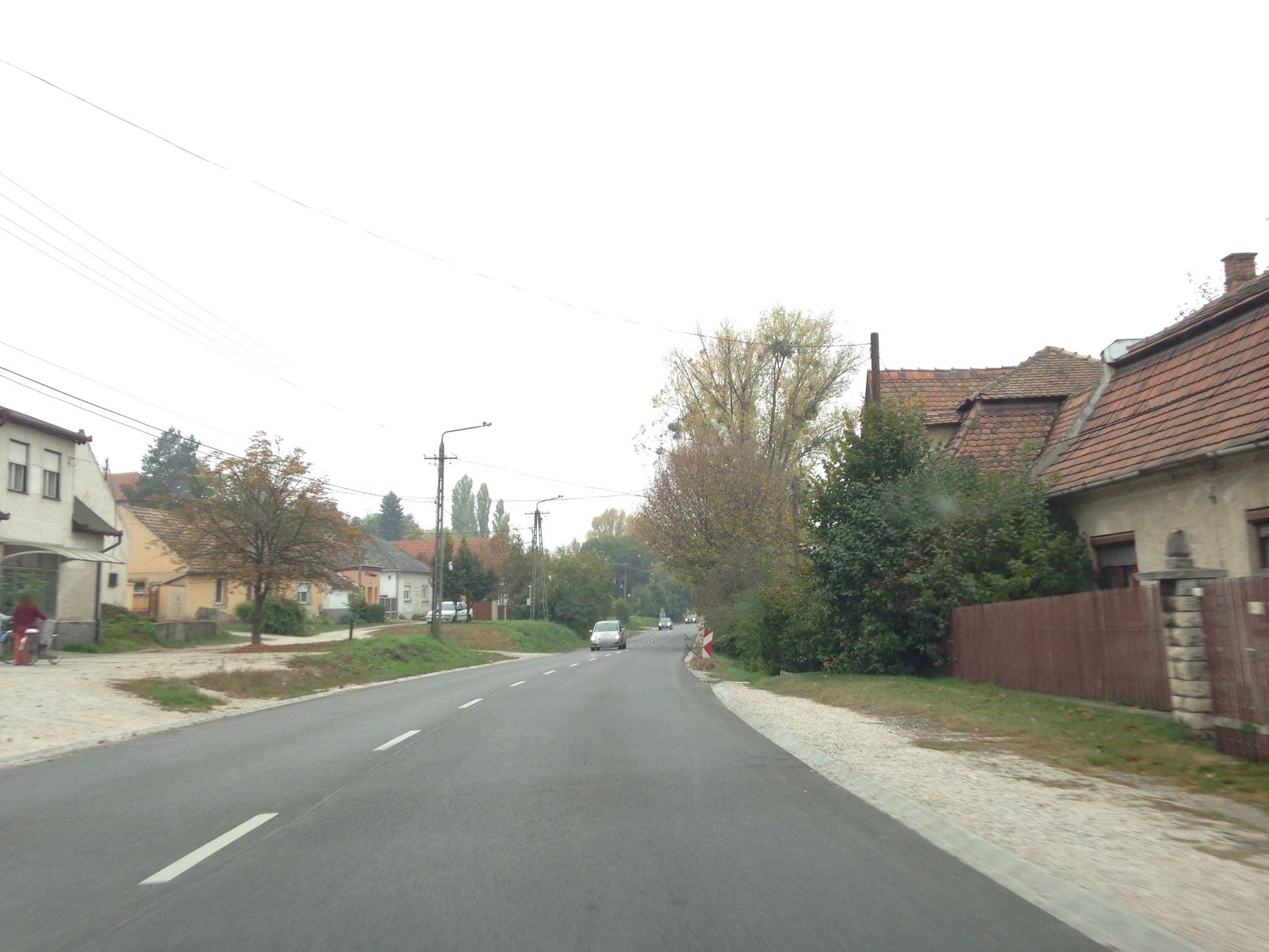 Street view near Parasztház, Dunaalmás — © istefanos (CC BY-SA · Mapillary)