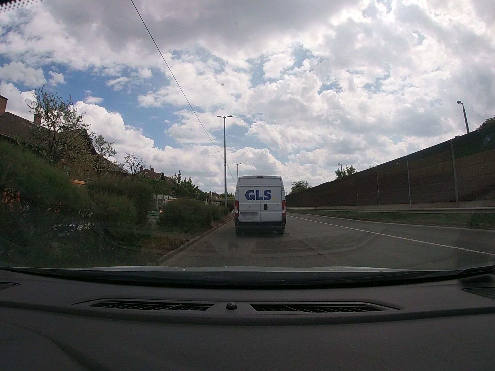 Street view near Abszolut Panzió Budapest, Wekerletelep — © vst (CC BY-SA · Mapillary)