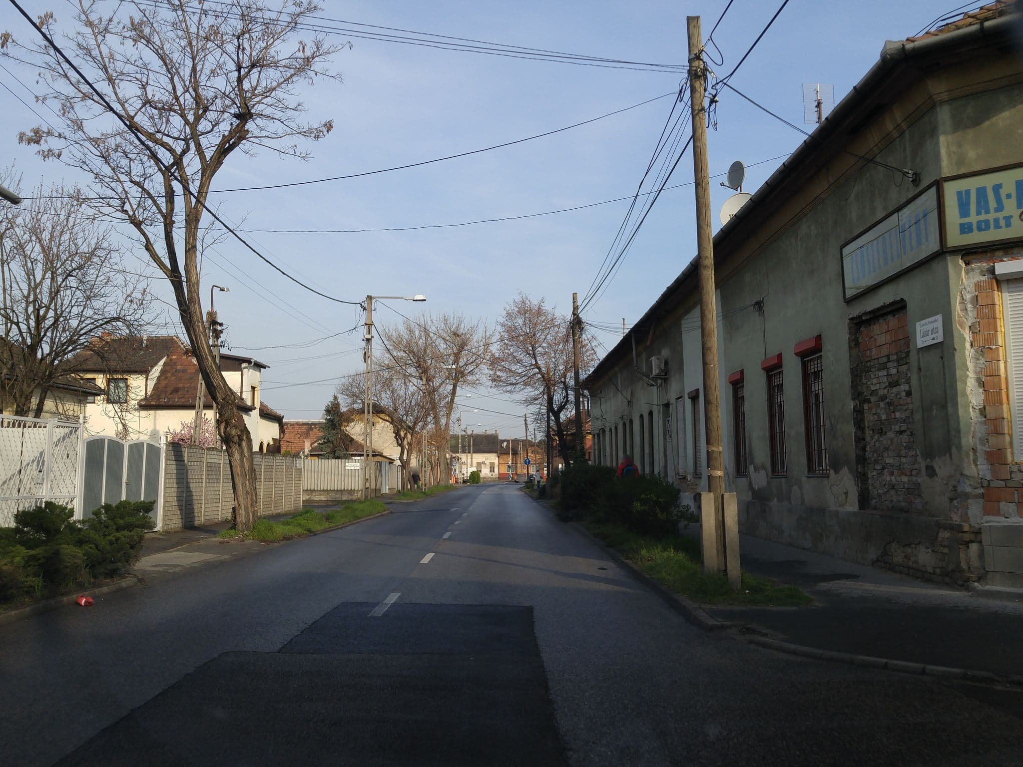 Street view near Room Opera, Kossuthfalva — © tamaes (CC BY-SA · Mapillary)