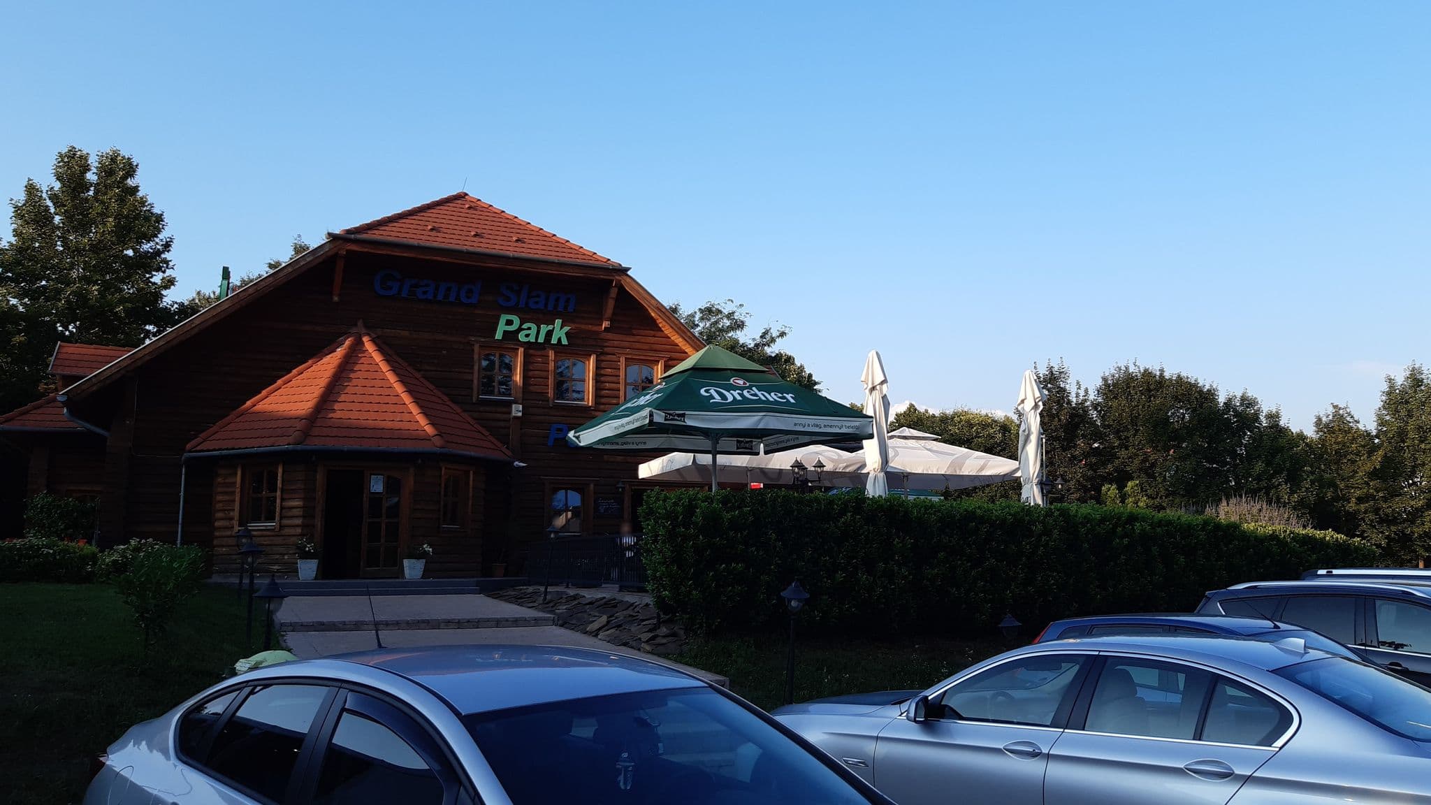 Street view near Grand Slam Park Hotel Budapest, Kelenvölgy — © vasony (CC BY-SA · Mapillary)