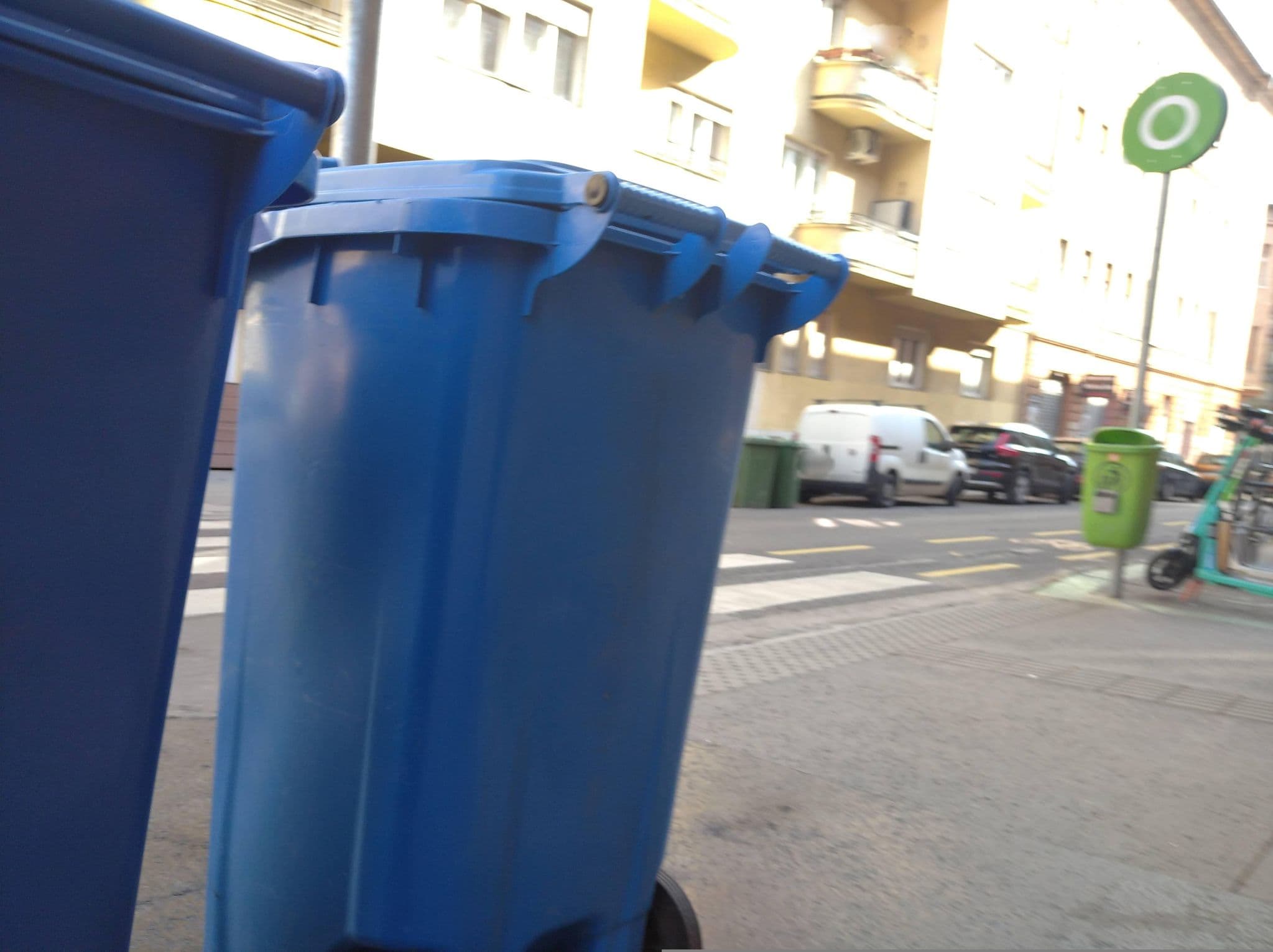 Street view near Budapest Flat Rent, Országút — © grozsa11 (CC BY-SA · Mapillary)