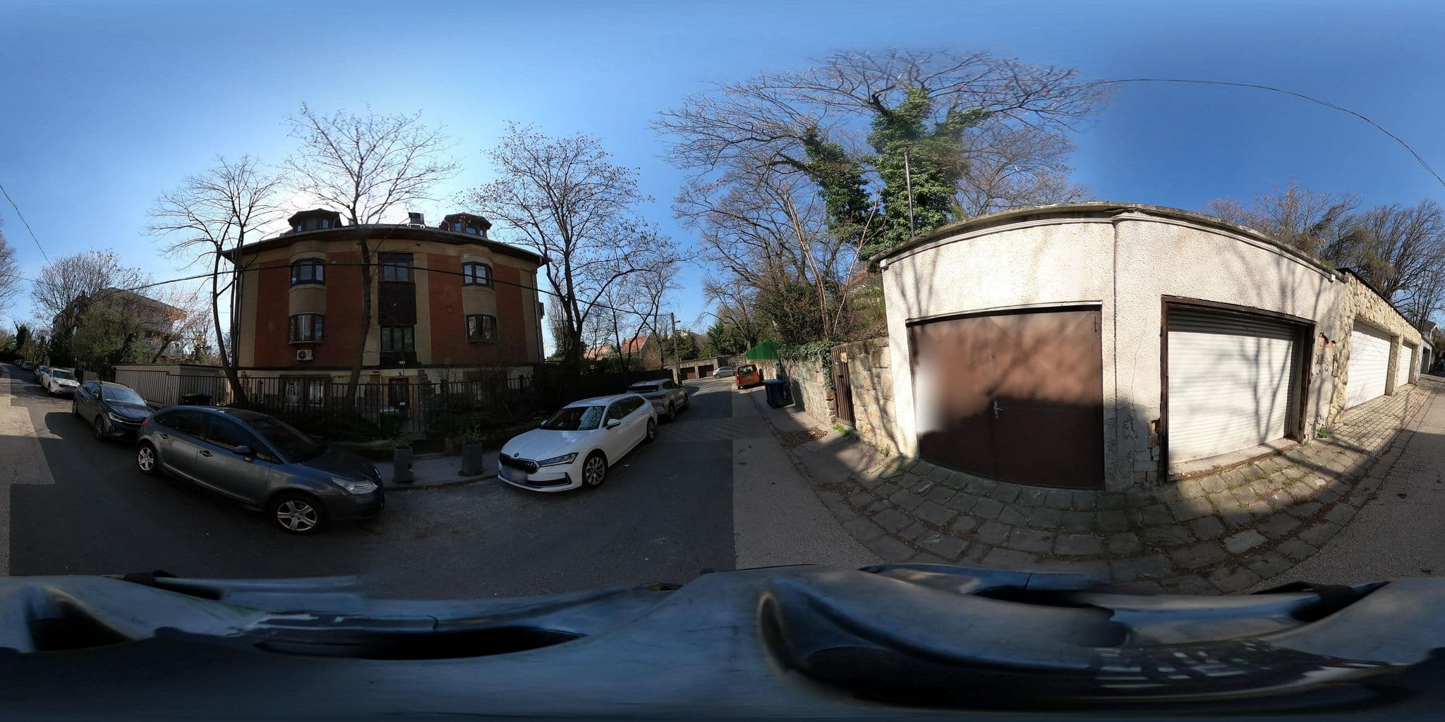 Street view near Bakator House Gellert Hill, Budapest XI. kerület — © grozsa11 (CC BY-SA · Mapillary)