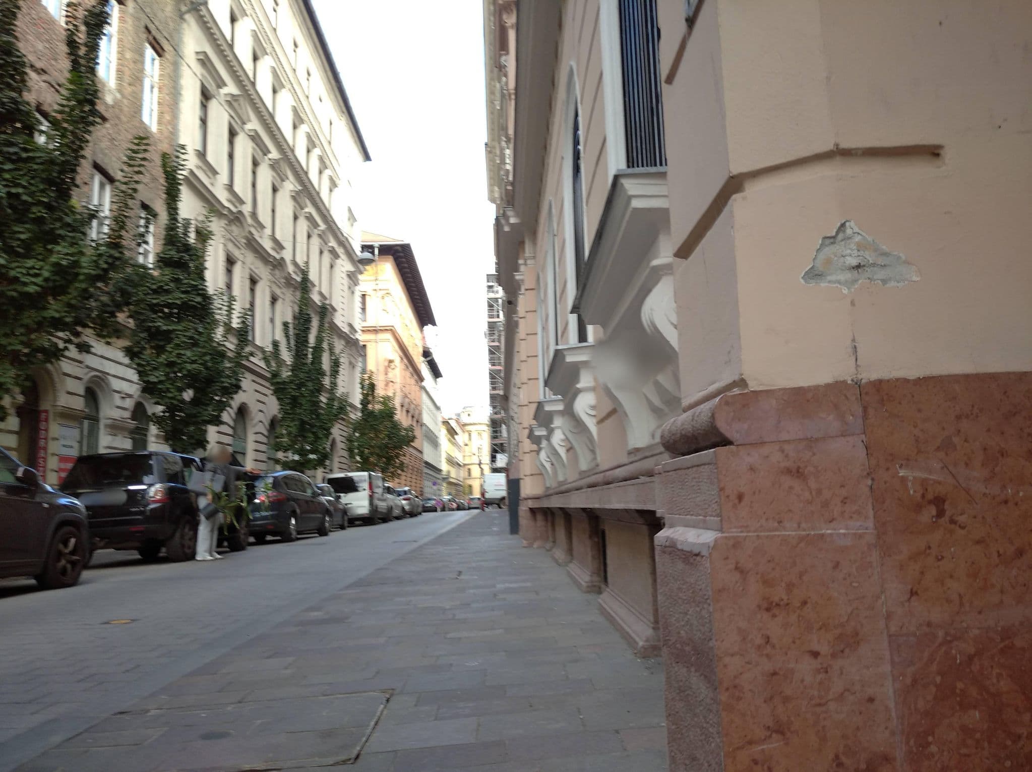 Street view near BP Apartments, Lipótváros — © grozsa11 (CC BY-SA · Mapillary)