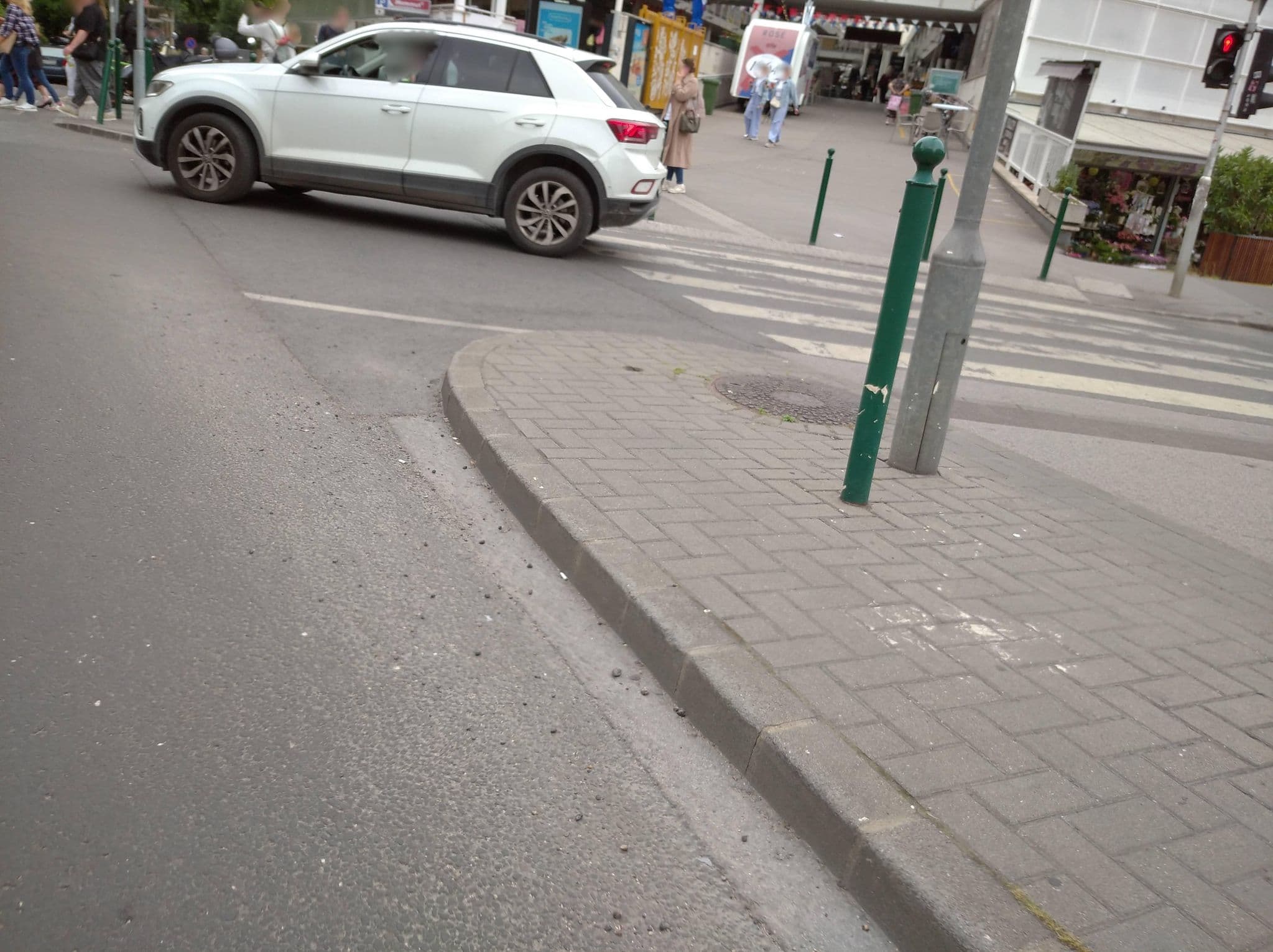 Street view near Büró Panzió, Országút — © grozsa11 (CC BY-SA · Mapillary)