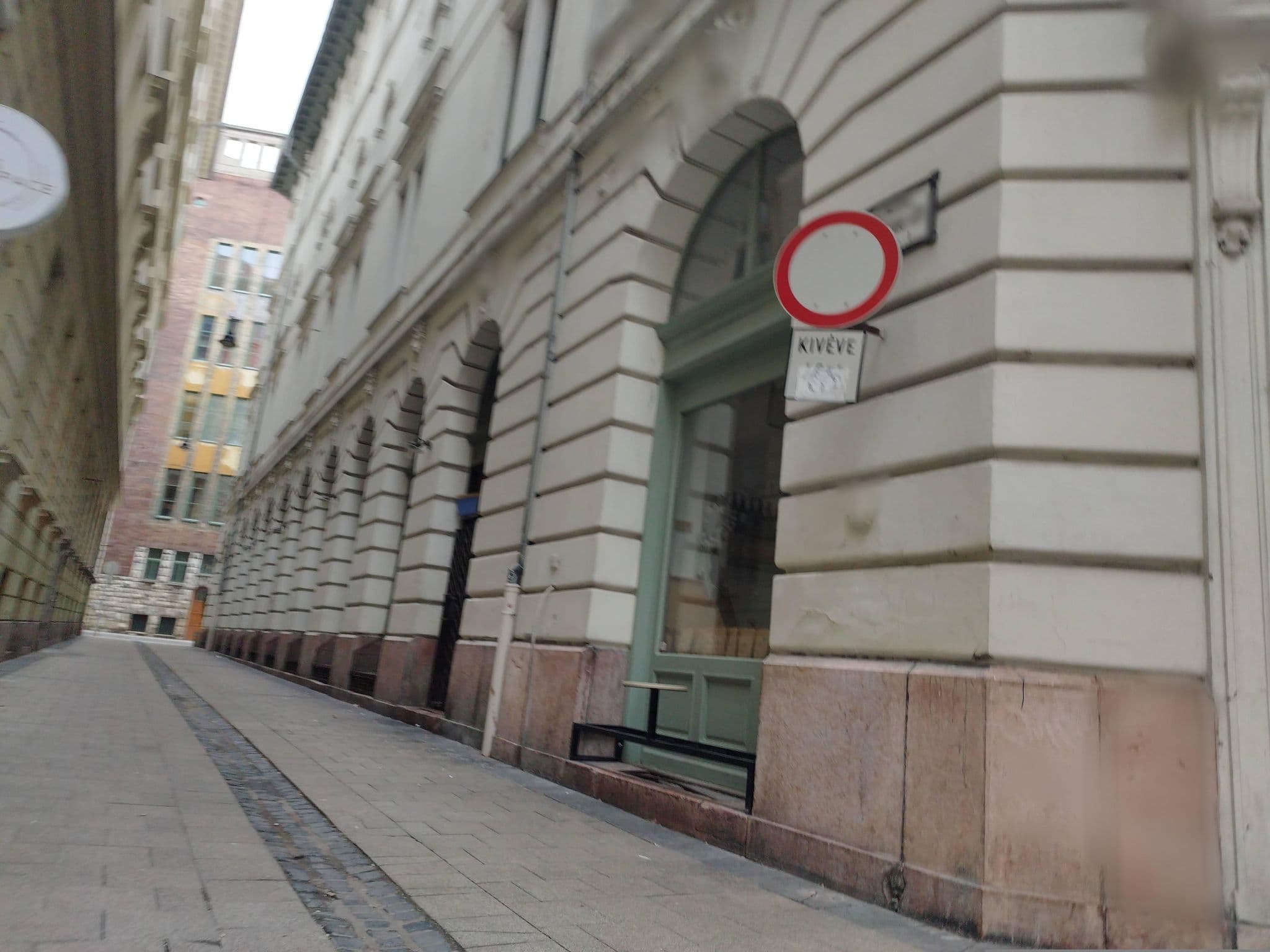 Street view near Luxury Hollywood Condo, Palotanegyed — © grozsa11 (CC BY-SA · Mapillary)