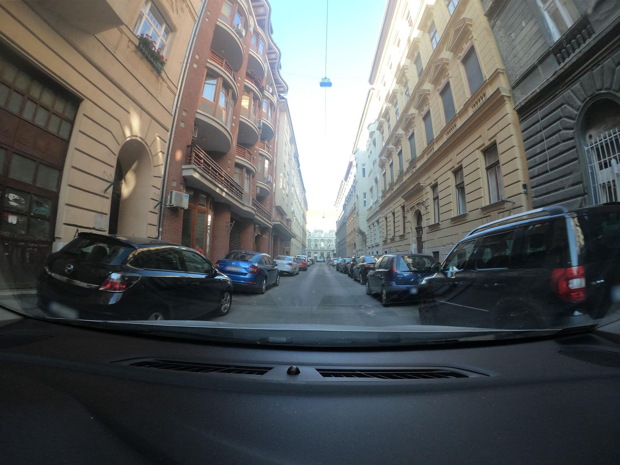 Street view near Hi5 Weiner Leo, Budapest VI. kerület — © vst (CC BY-SA · Mapillary)