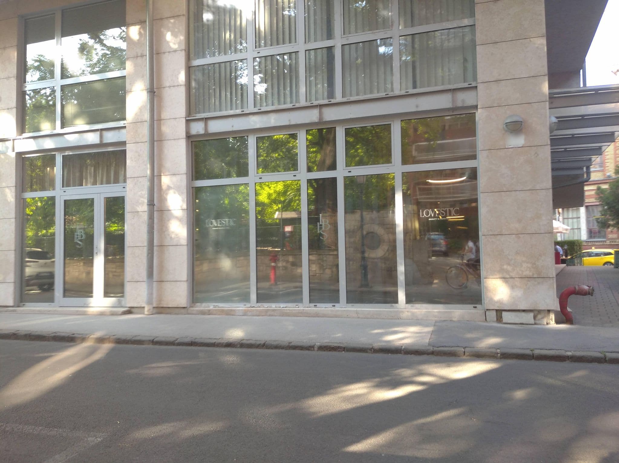 Street view near Santico Art Hostel and Guesthouse, Buda — © grozsa11 (CC BY-SA · Mapillary)