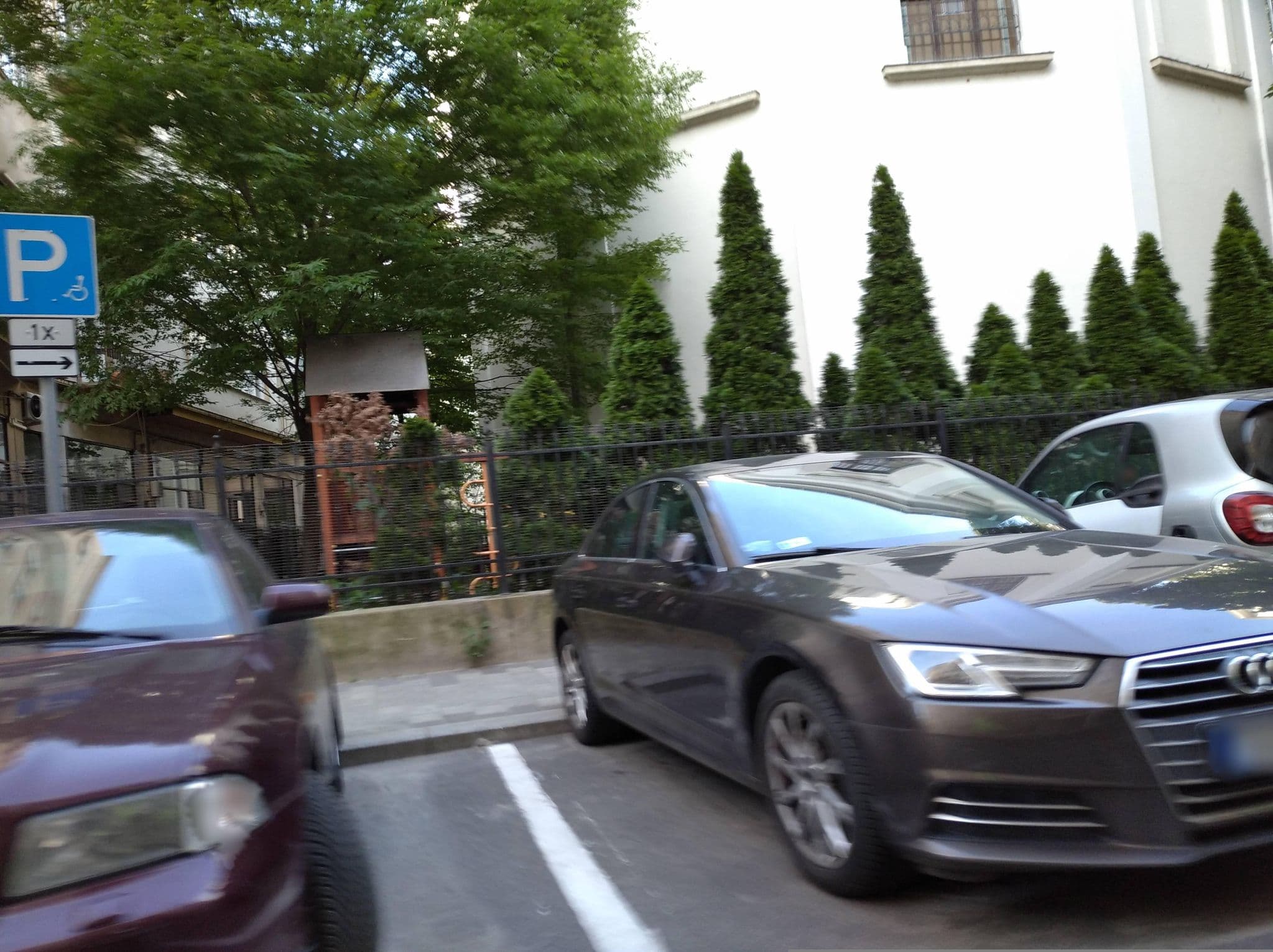 Street view near Y Generation Downtown, Budapest V. kerület — © grozsa11 (CC BY-SA · Mapillary)