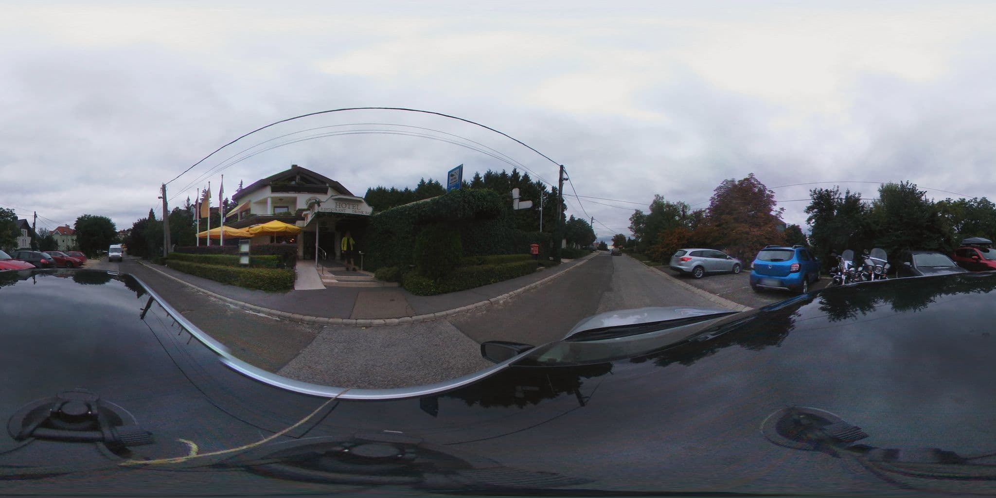 Street view near Hotel Molnar, Mártonhegy — © kami911 (CC BY-SA · Mapillary)