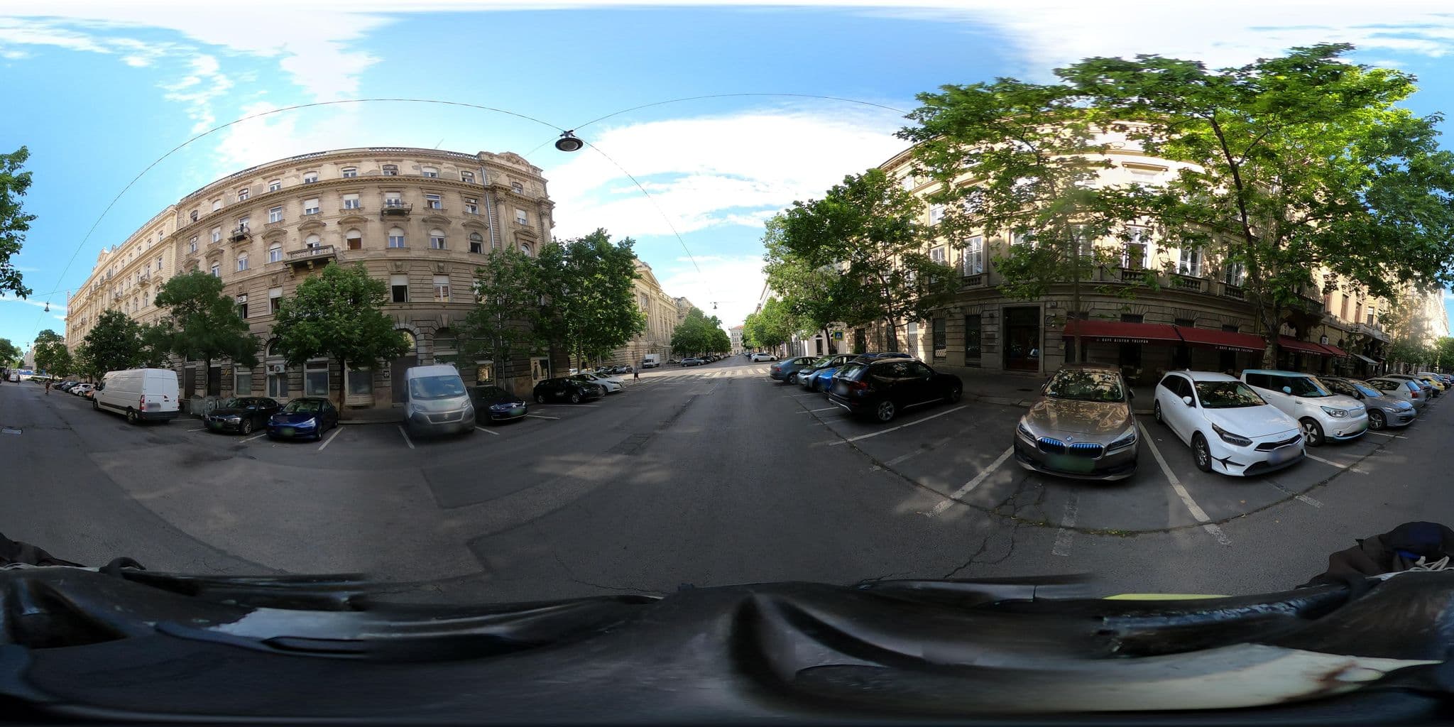 Street view near Jazzy Vibes Parliament Hostel & Ensuites, Lipótváros — © grozsa11 (CC BY-SA · Mapillary)