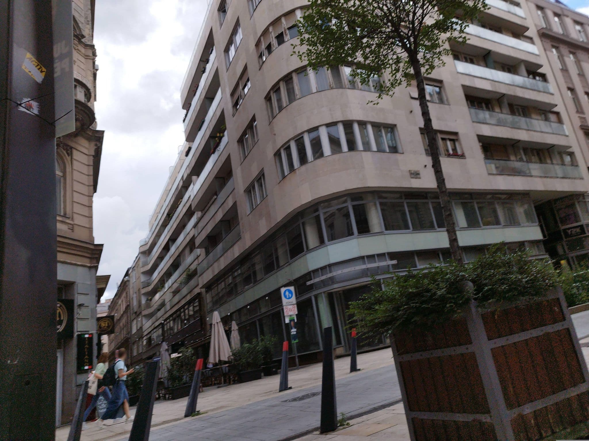 Street view near Bouillon Apartman, Budapest V. kerület — © grozsa11 (CC BY-SA · Mapillary)