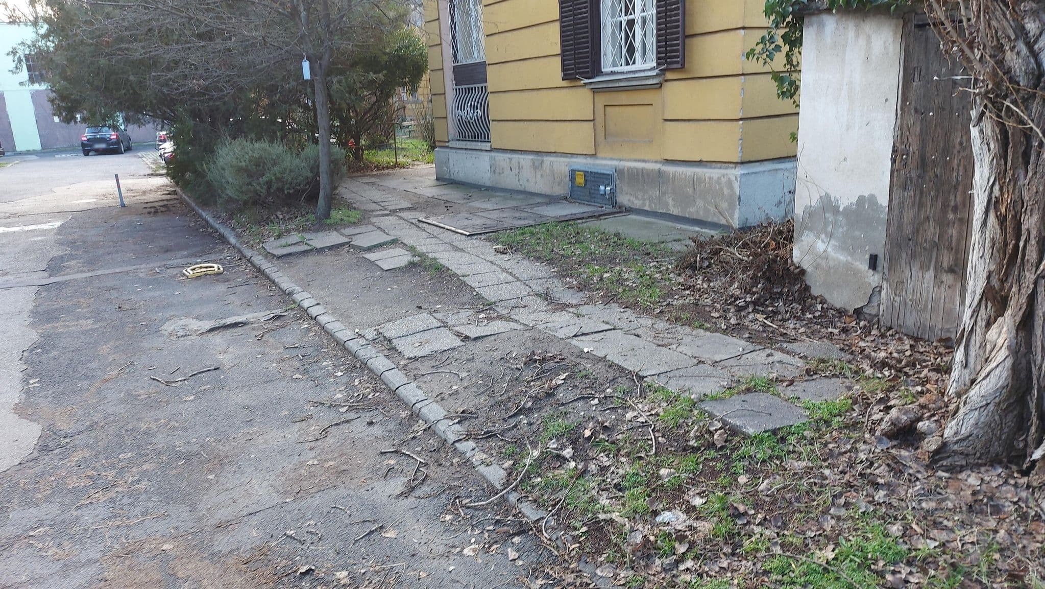 Street view near Karat Guesthouse, Budapest XI. kerület — © vasony (CC BY-SA · Mapillary)