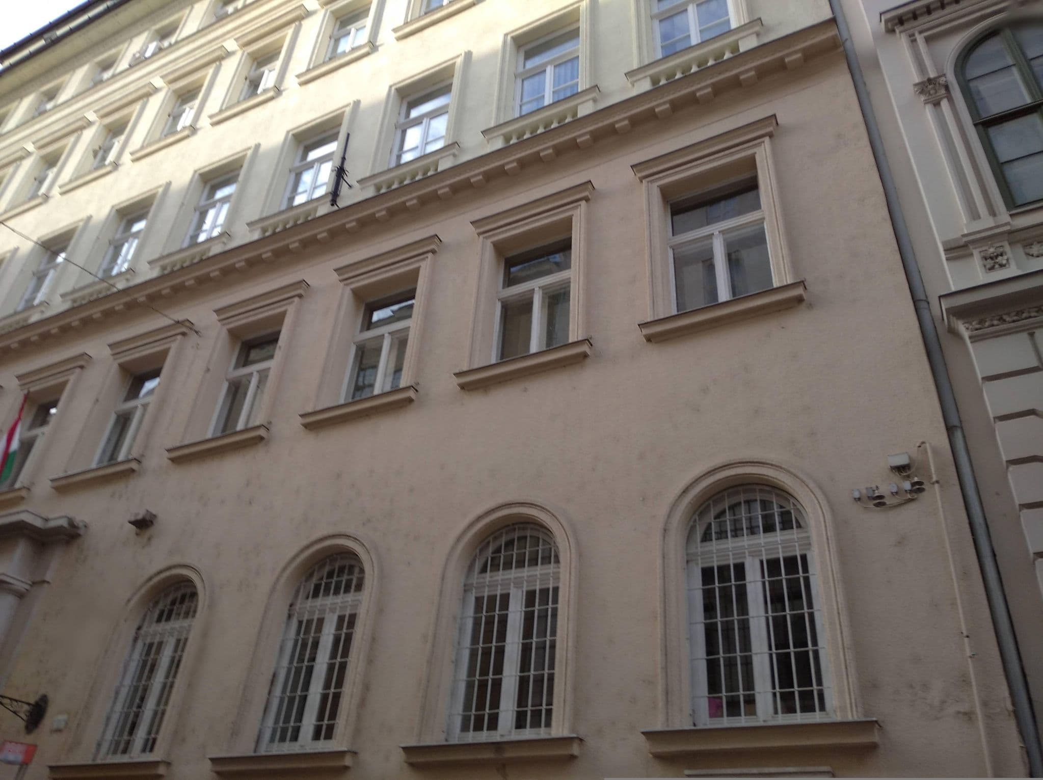 Street view near Mushroom Hostel, Lipótváros — © grozsa11 (CC BY-SA · Mapillary)