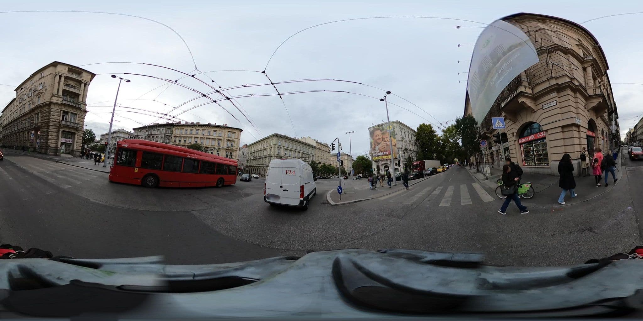 Street view near Bp Desing, Lipótváros — © grozsa11 (CC BY-SA · Mapillary)