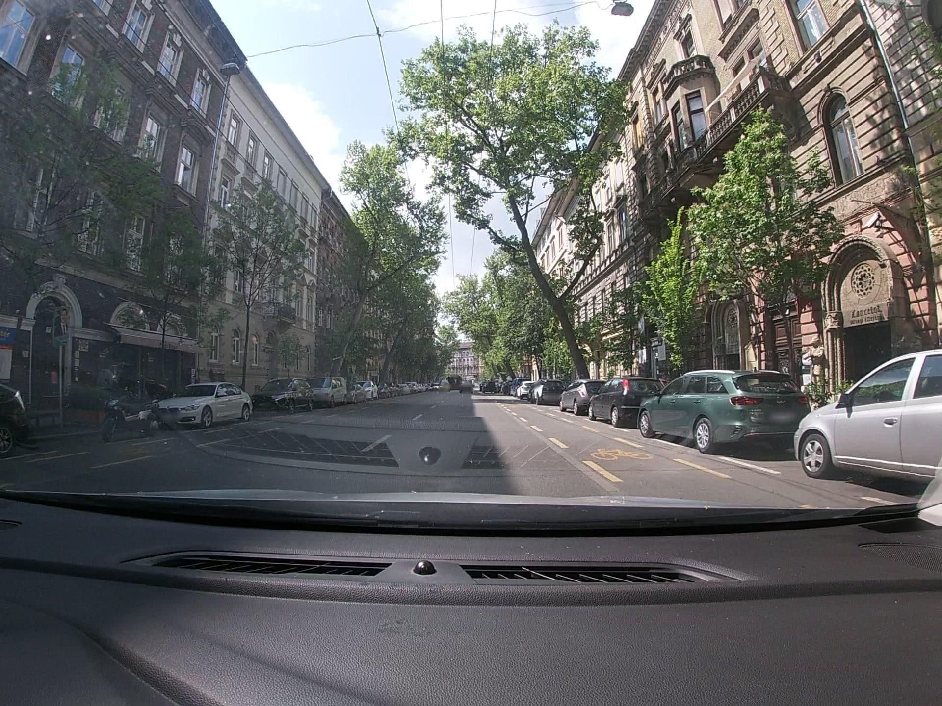 Street view near Budapest Manhattan Apartments, Budapest VI. kerület — © vst (CC BY-SA · Mapillary)
