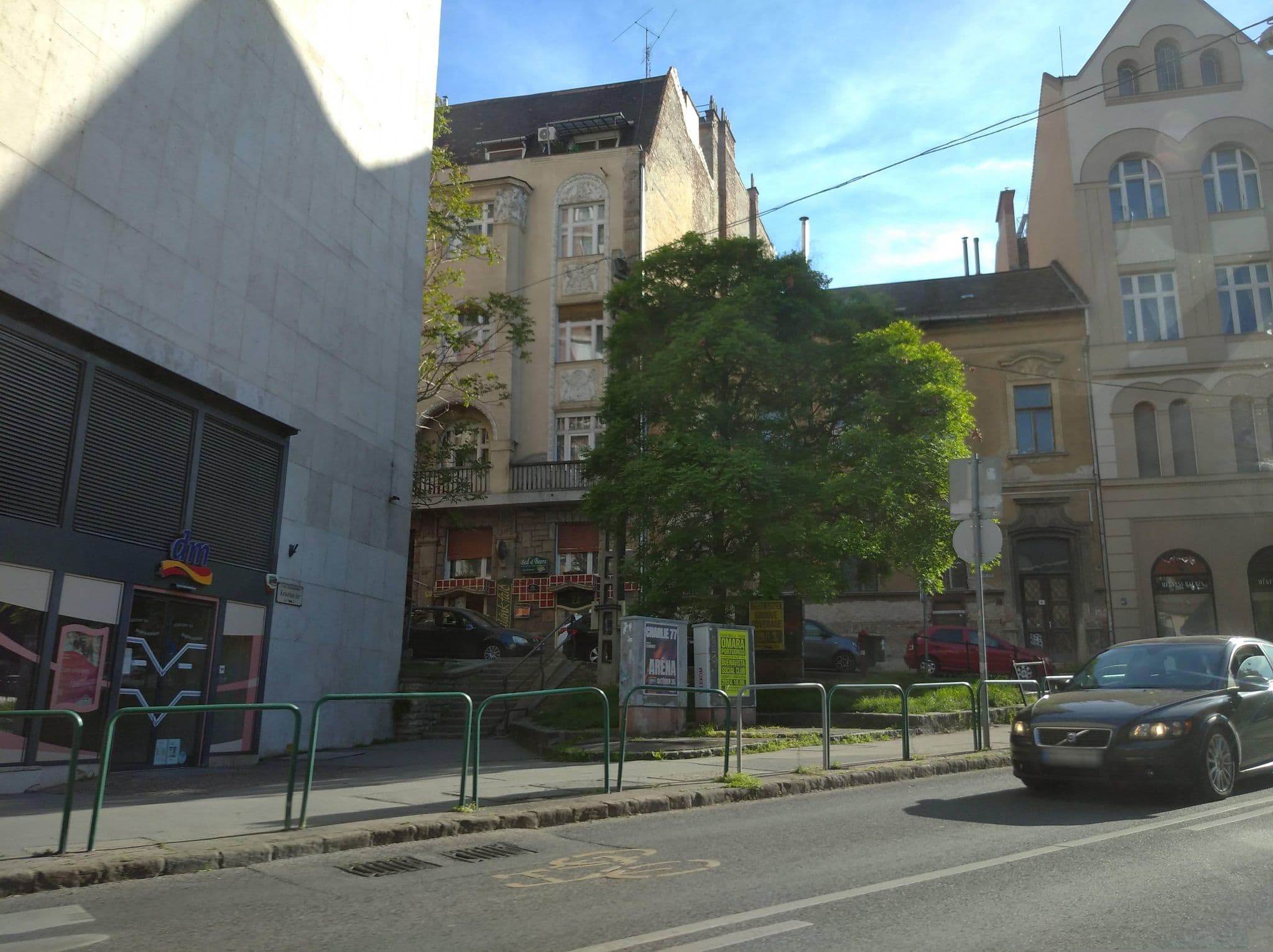 Street view near Bed & Beers, Buda — © grozsa11 (CC BY-SA · Mapillary)