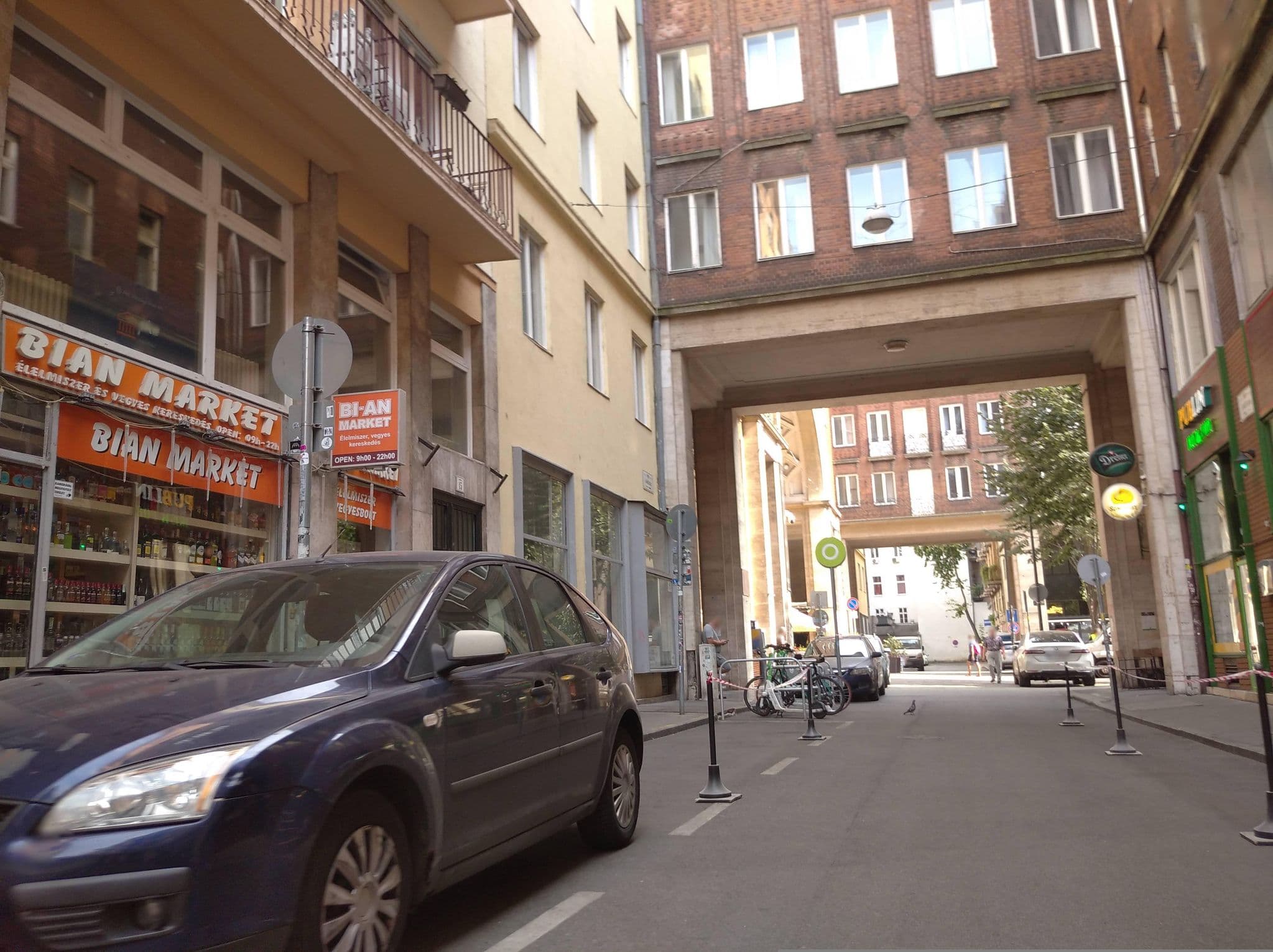 Street view near City Heart Guesthouse, Budapest V. kerület — © grozsa11 (CC BY-SA · Mapillary)