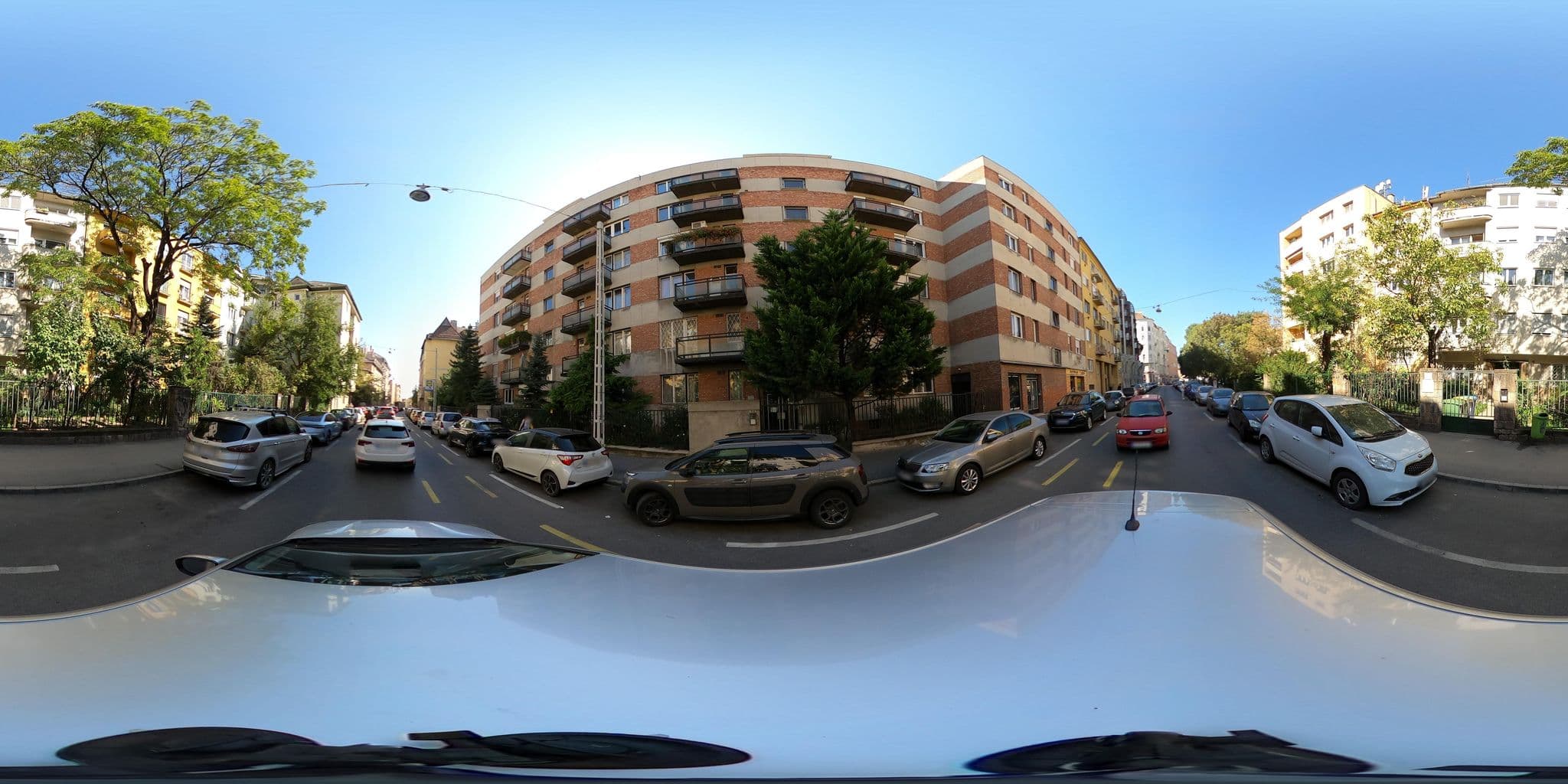 Street view near Danubiana Design Kft, Országút — © vst (CC BY-SA · Mapillary)