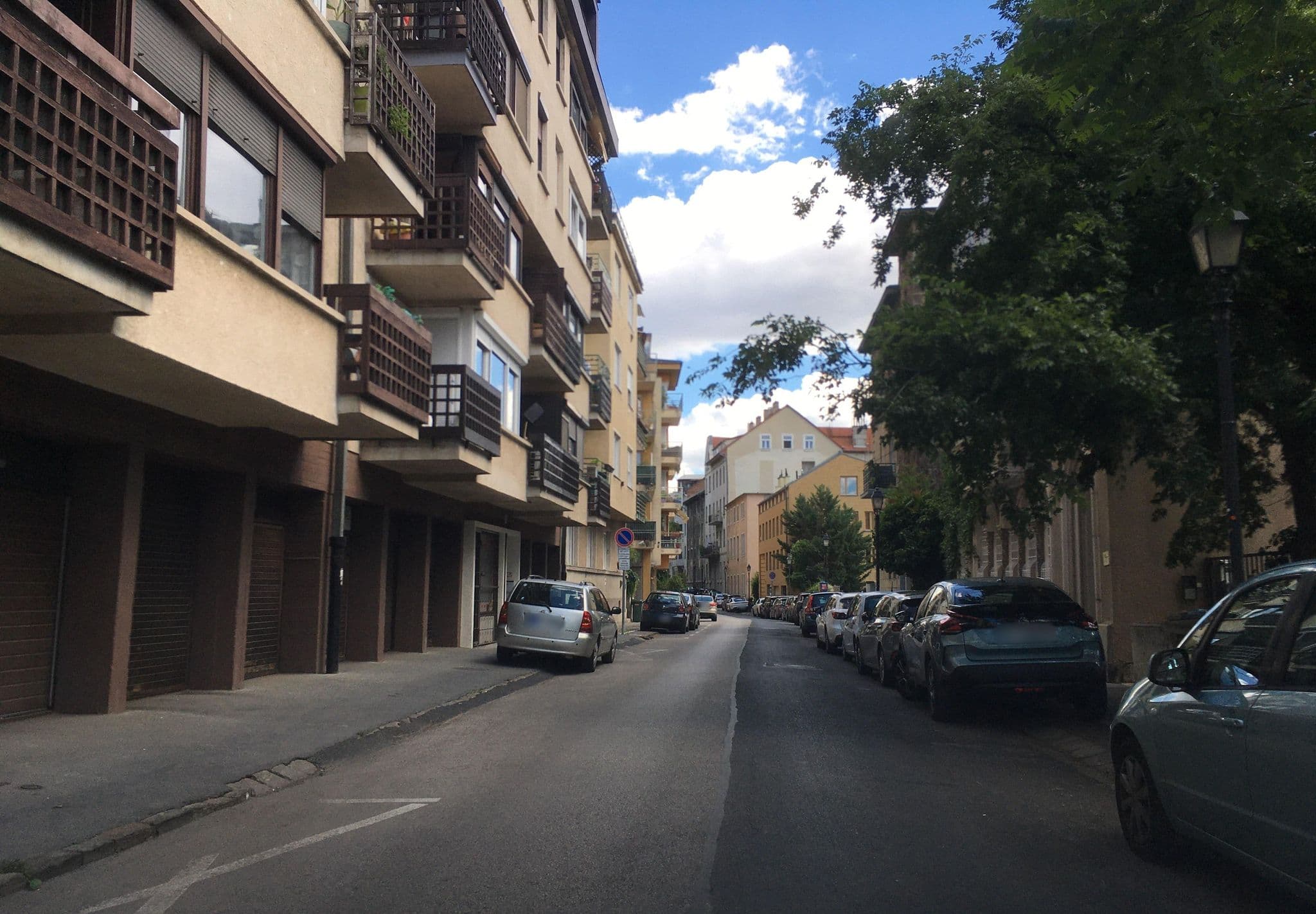 Street view near Castle Hill Hostel, Buda — © istefanos (CC BY-SA · Mapillary)