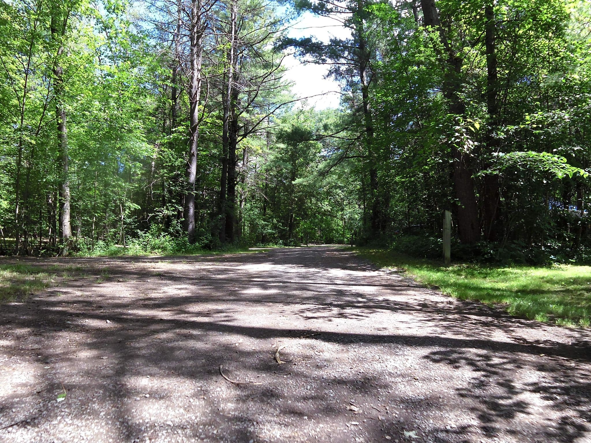 Street view near Fitzroy Park - Two Rivers Campground, Arnprior — © mronewheeldrive (CC BY-SA · Mapillary)