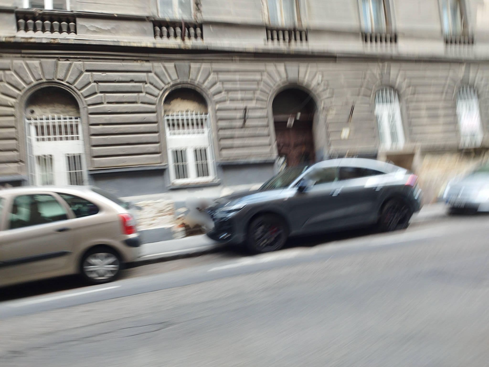 Street view near Podmaniczki Apartman, Lipótváros — © grozsa11 (CC BY-SA · Mapillary)