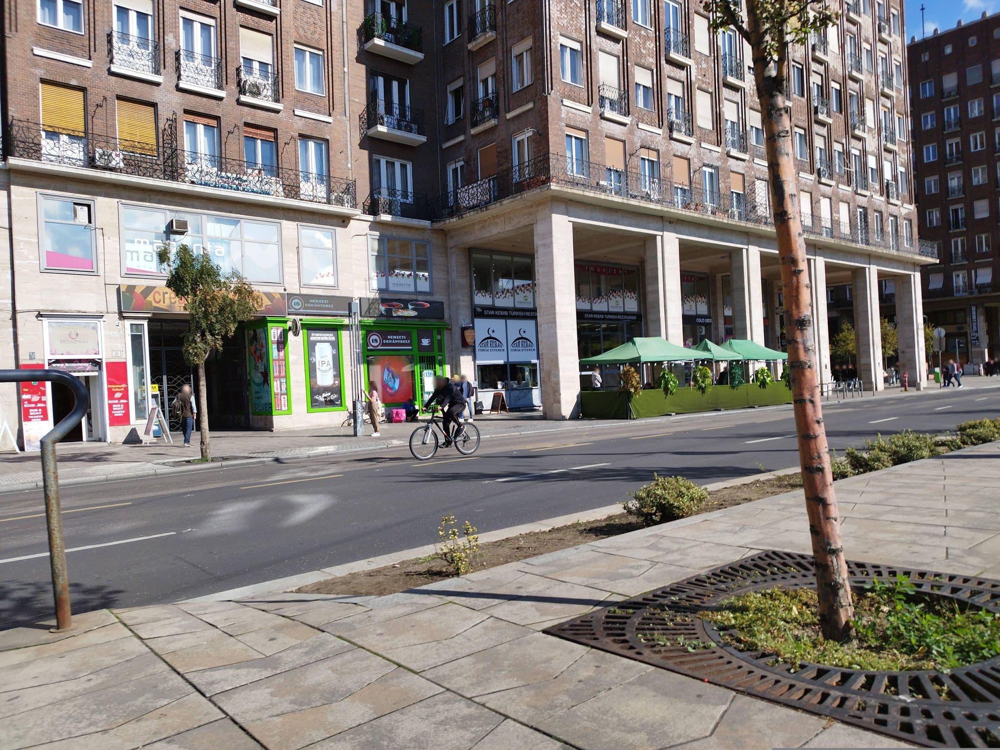 Street view near SuperCentral Apartment, Budapest V. kerület — © grozsa11 (CC BY-SA · Mapillary)