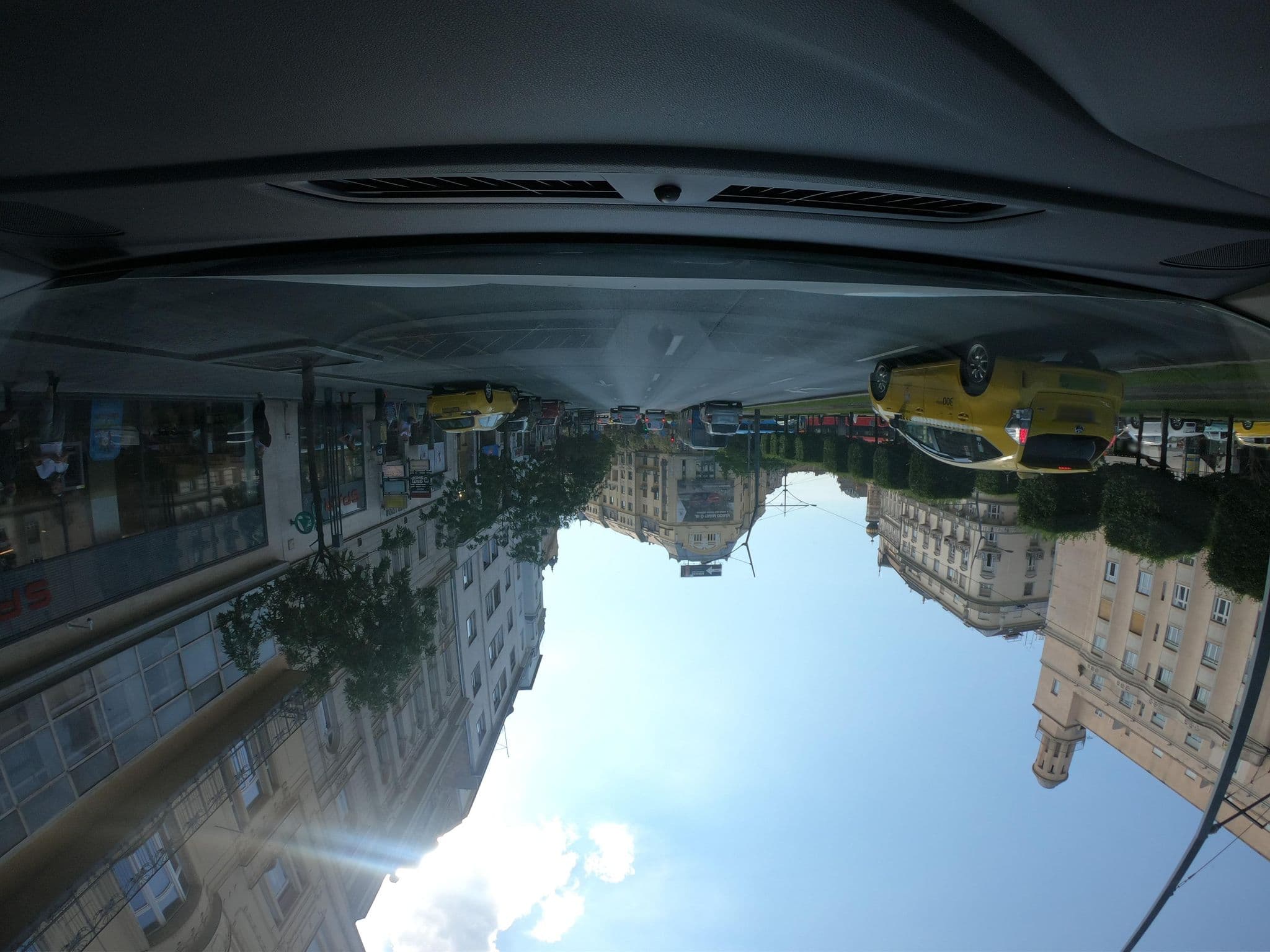 Street view near Downtown Oasis, Budapest V. kerület — © vst (CC BY-SA · Mapillary)