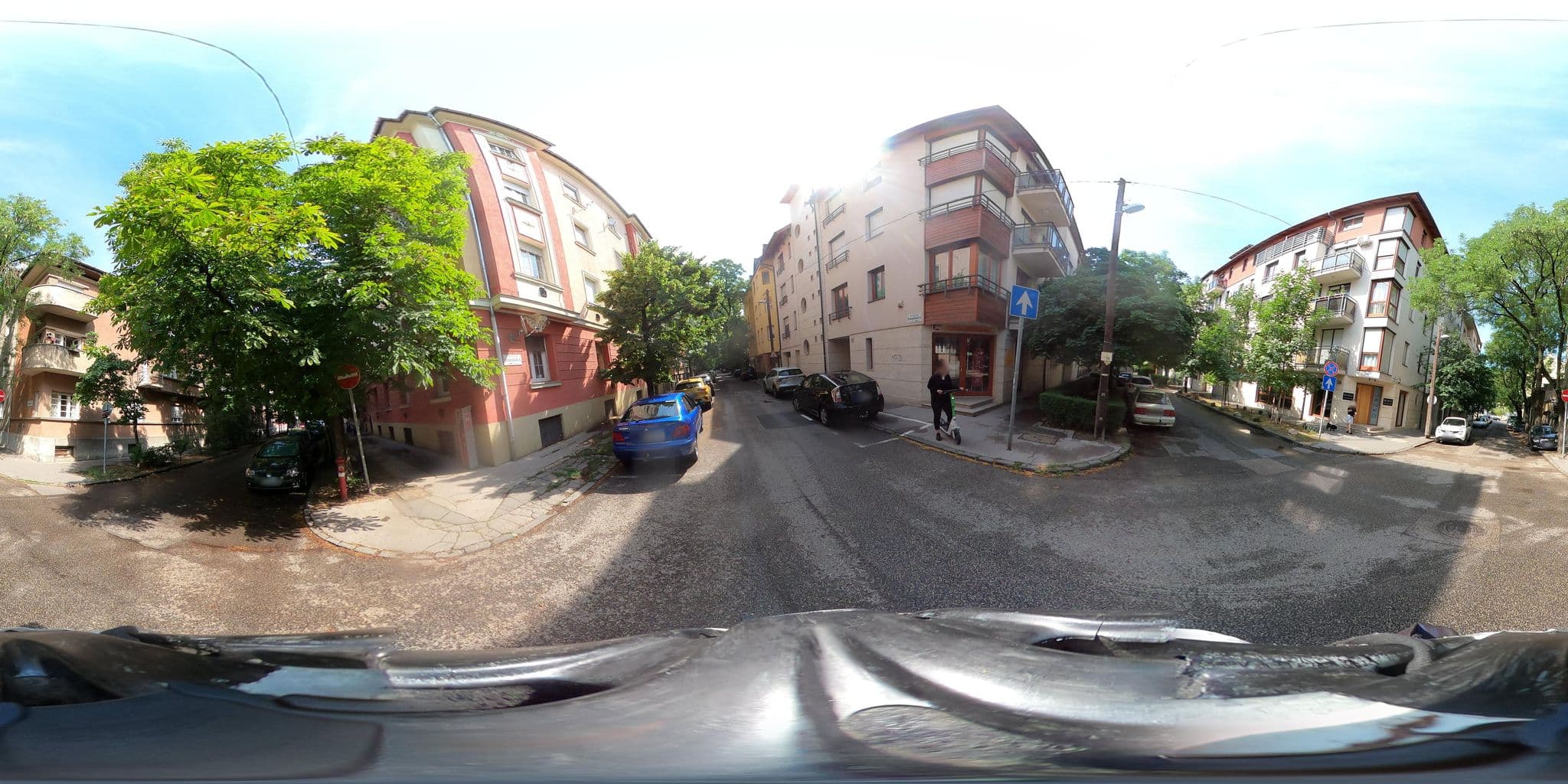 Street view near Peace&Love, Újlak — © grozsa11 (CC BY-SA · Mapillary)