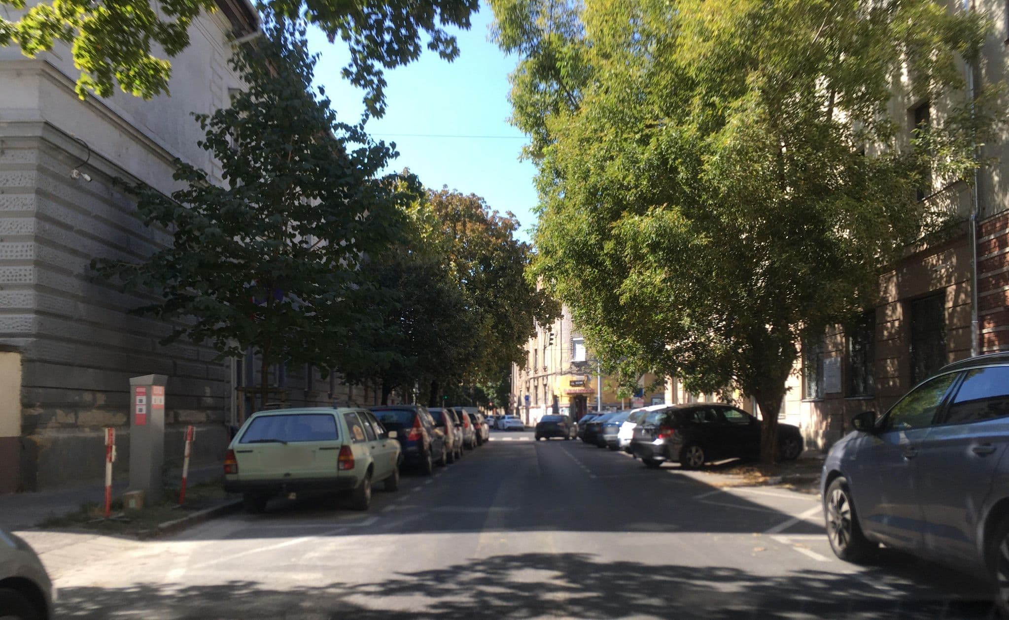 Street view near Igrend. Oszt. Fszt. 18., Újlak — © istefanos (CC BY-SA · Mapillary)