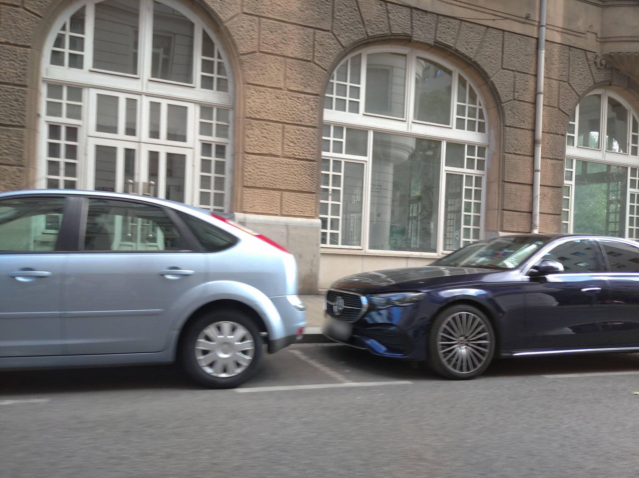 Street view near mercure Bratislava Centrum, Újlipótváros — © grozsa11 (CC BY-SA · Mapillary)