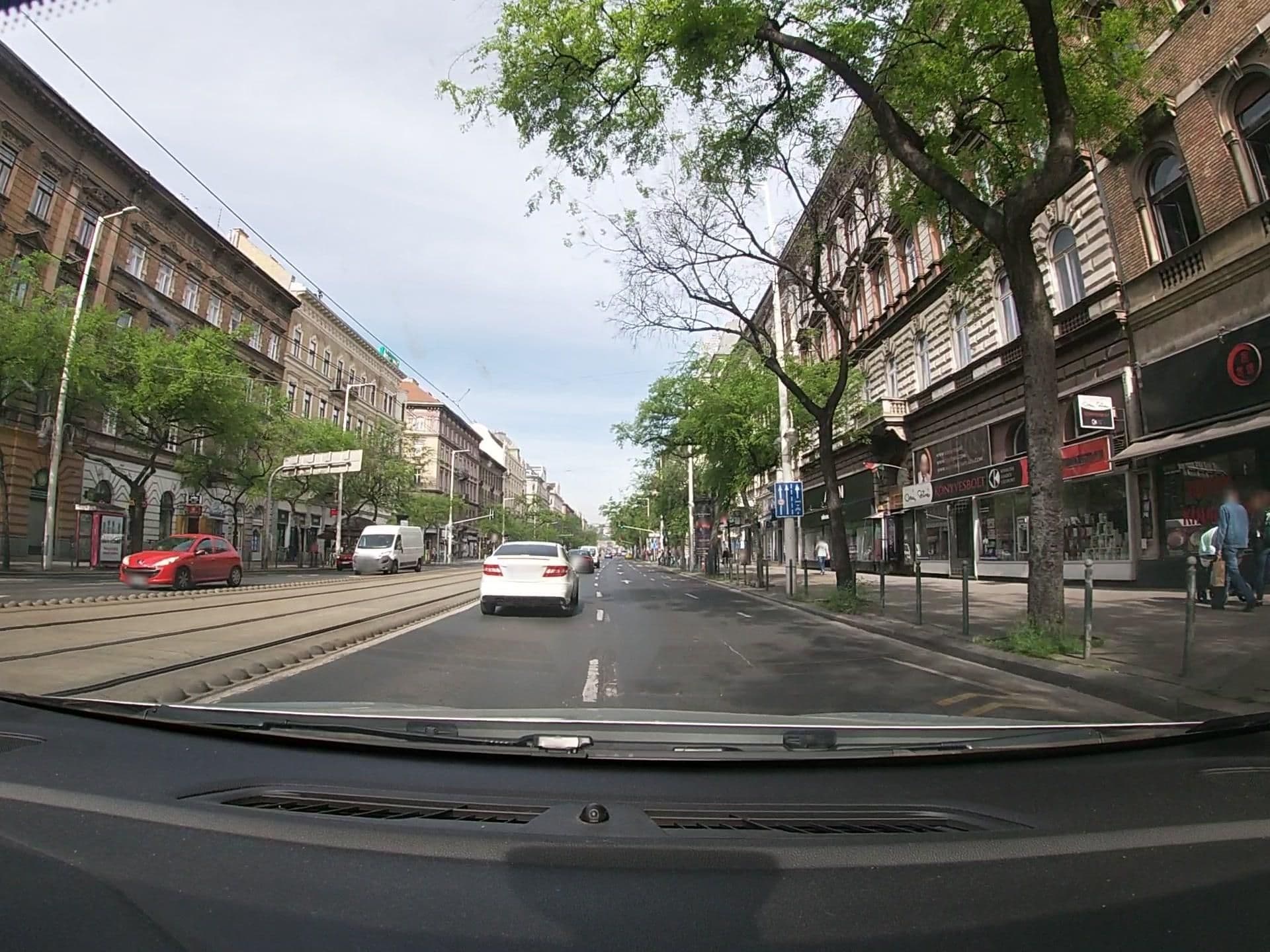 Street view near Merci's City Apartments, Újlipótváros — © vst (CC BY-SA · Mapillary)