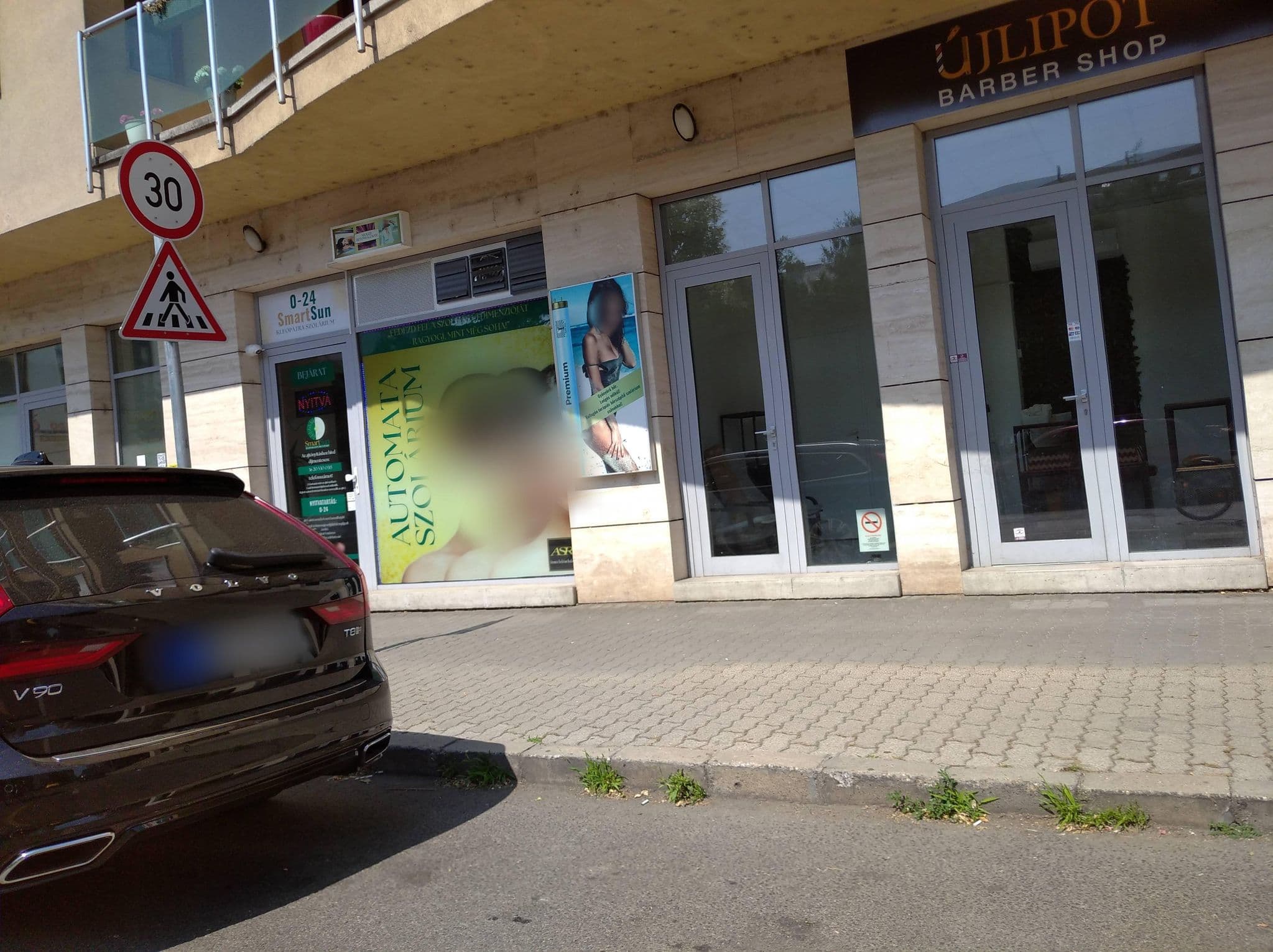 Street view near Cleopatra Apartment Budapest, Újlipótváros — © grozsa11 (CC BY-SA · Mapillary)