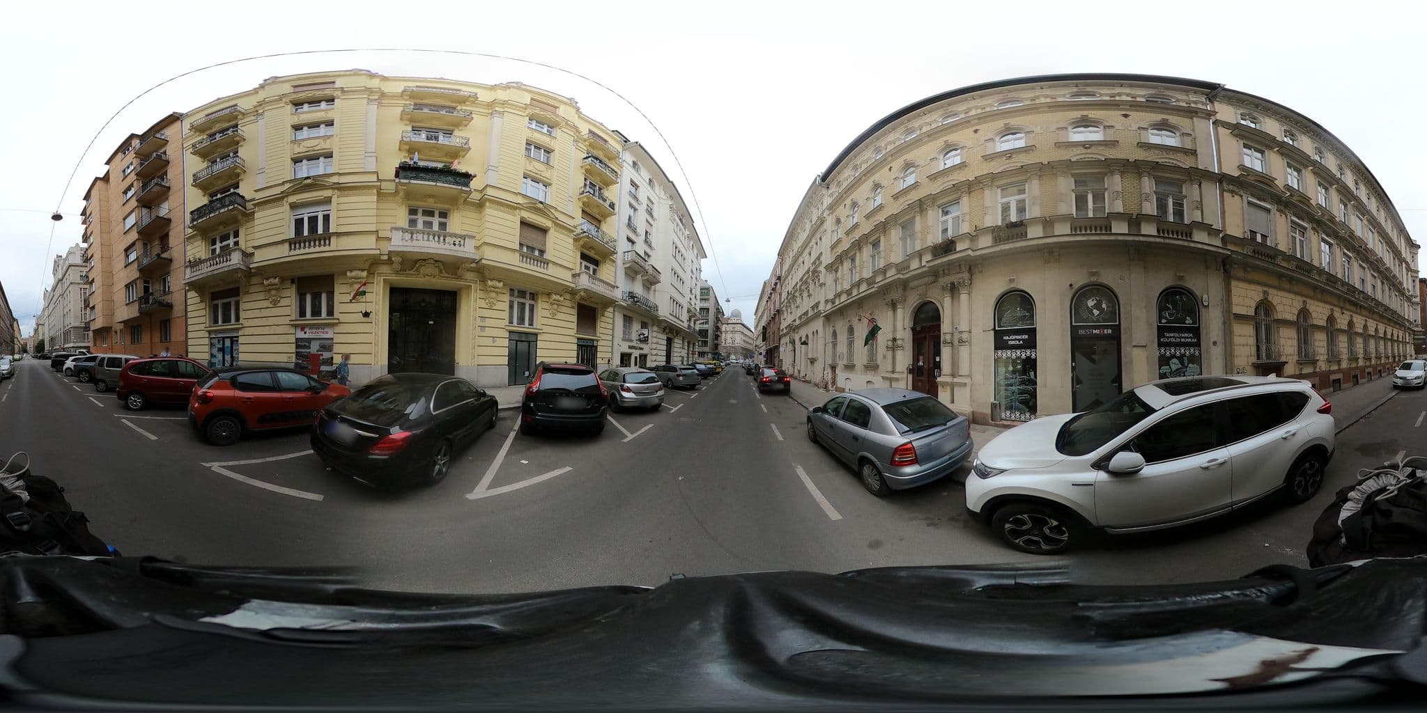 Street view near In Da House City Apartments, Újlipótváros — © grozsa11 (CC BY-SA · Mapillary)