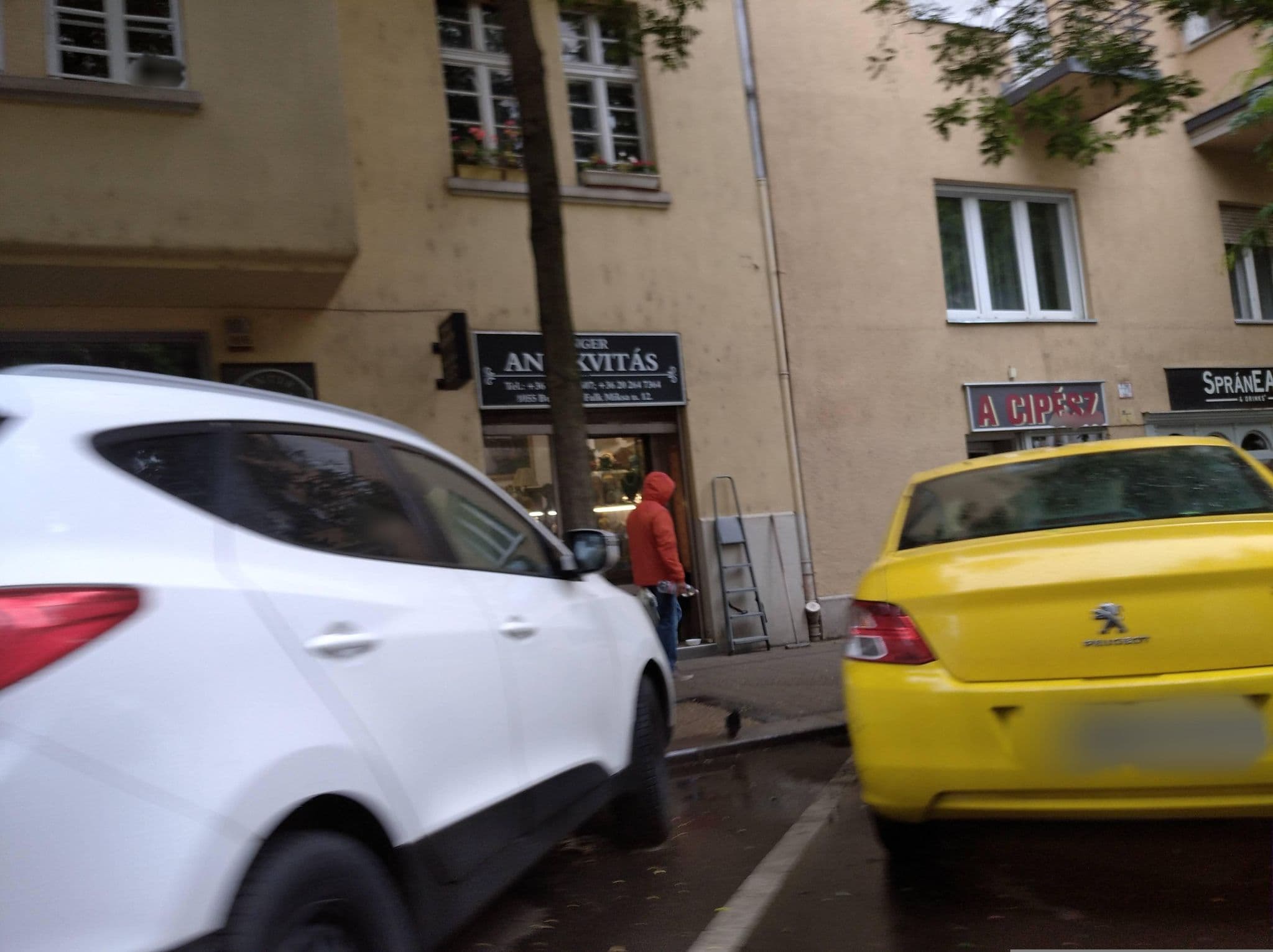 Street view near Melinda Apartment, Újlipótváros — © grozsa11 (CC BY-SA · Mapillary)