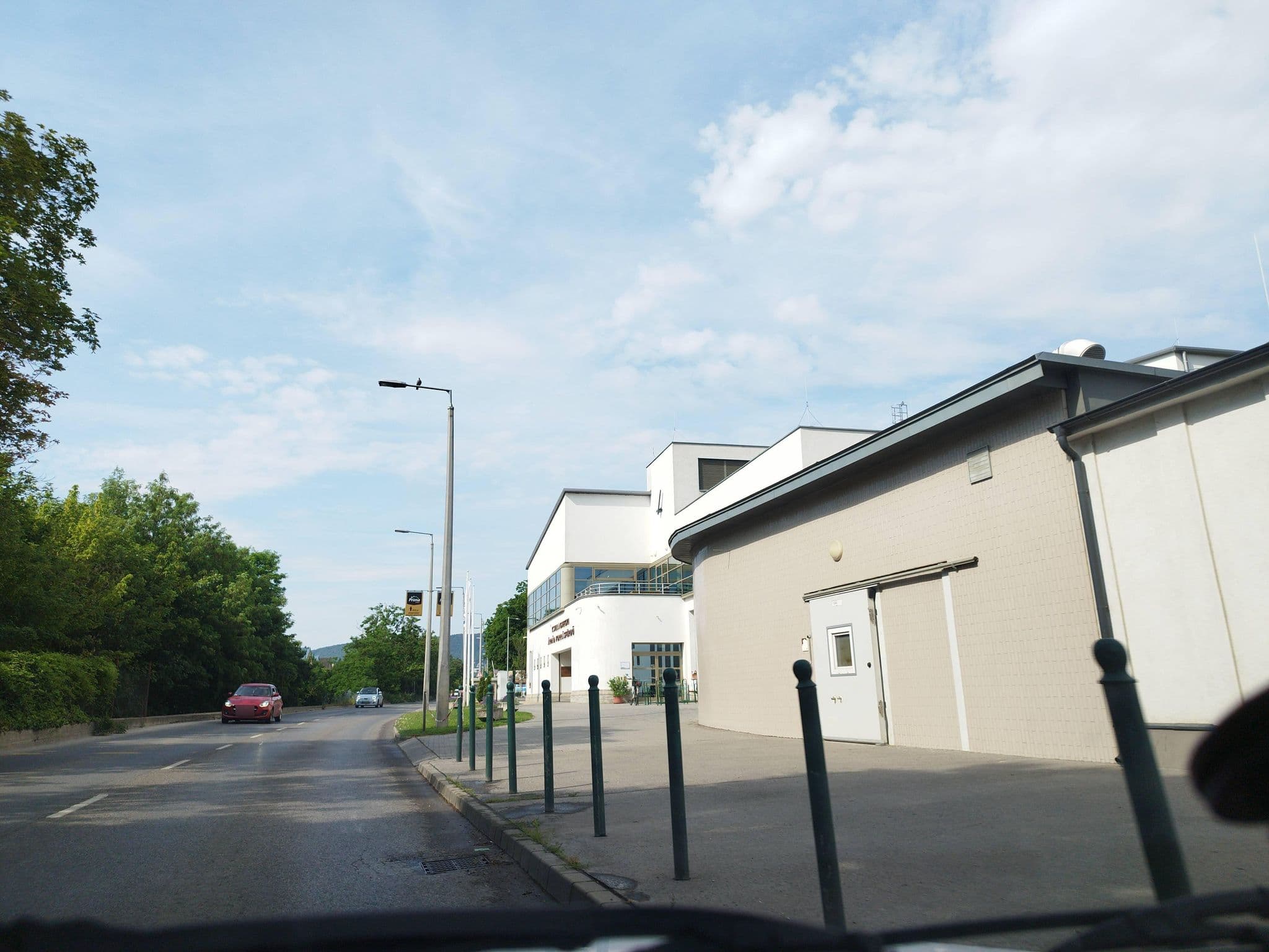 Street view near Strand Hotel Budapest, Csillaghegy — © grozsa11 (CC BY-SA · Mapillary)