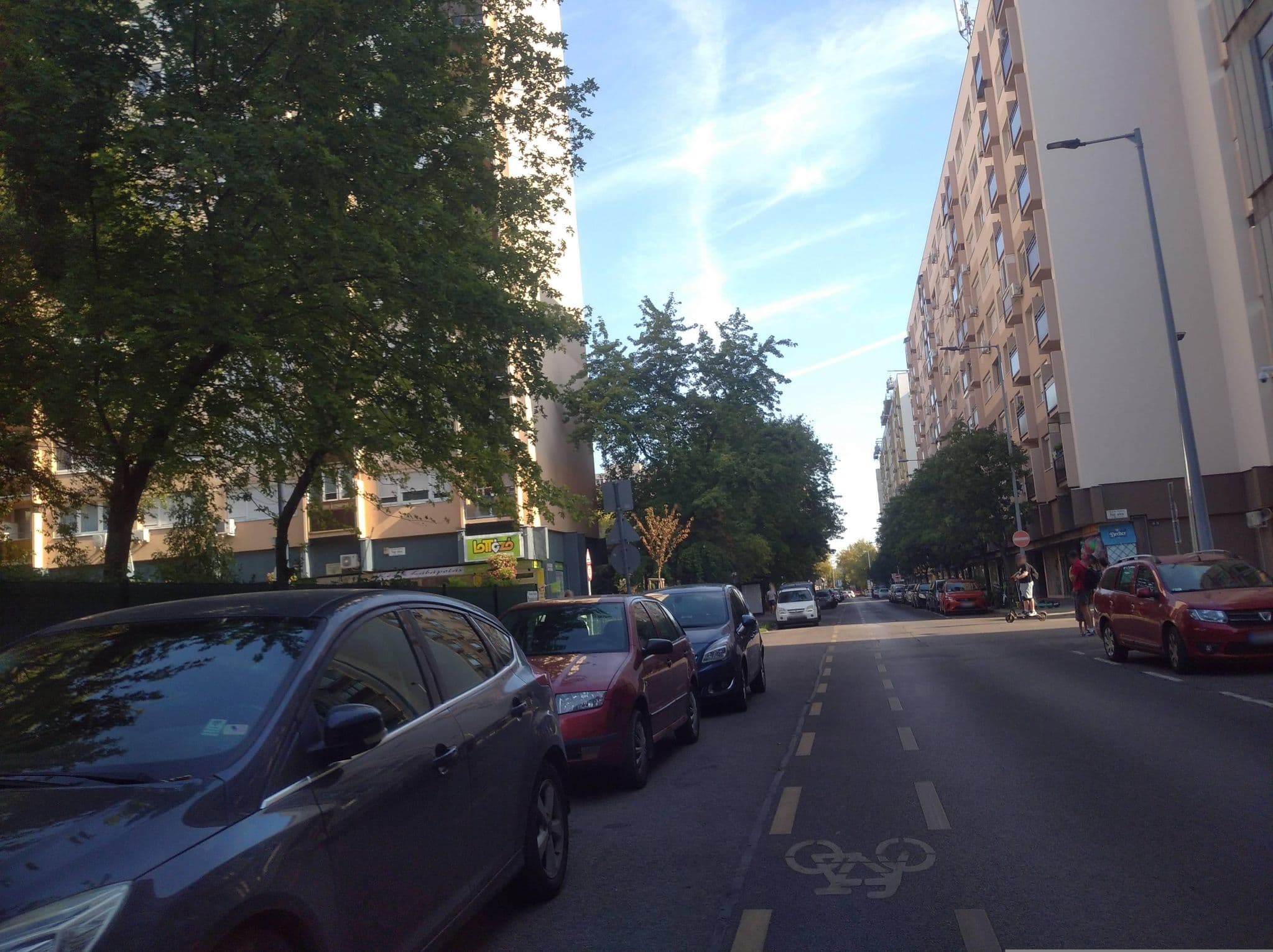 Street view near Pannonia Hostel, Újlipótváros — © grozsa11 (CC BY-SA · Mapillary)
