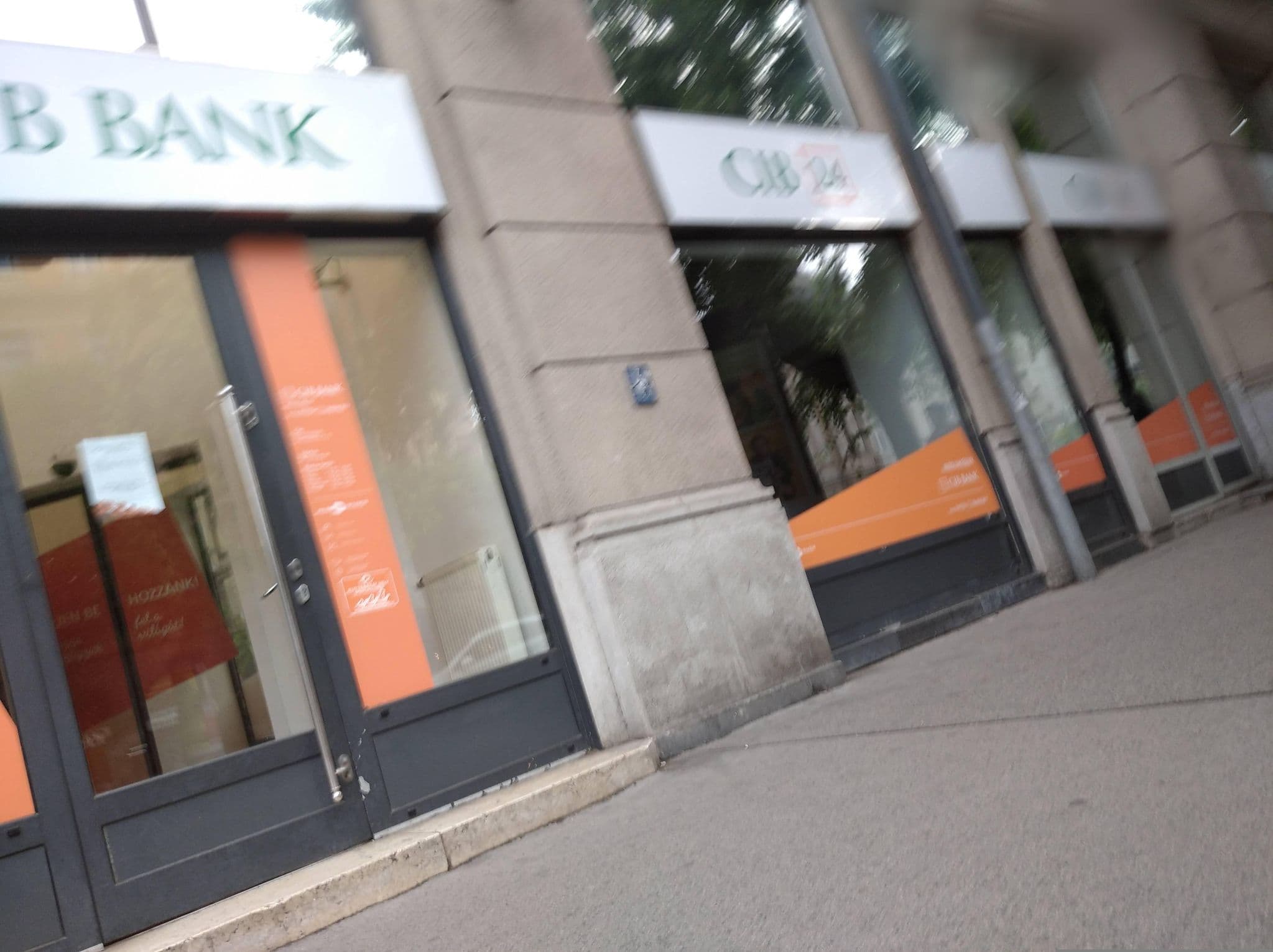 Street view near 3 separate bedroom apartment for 6 people 5 BEDS, 2 BTHR AC FAST WIFI at the Parliament, Újlipótváros — © grozsa11 (CC BY-SA · Mapillary)