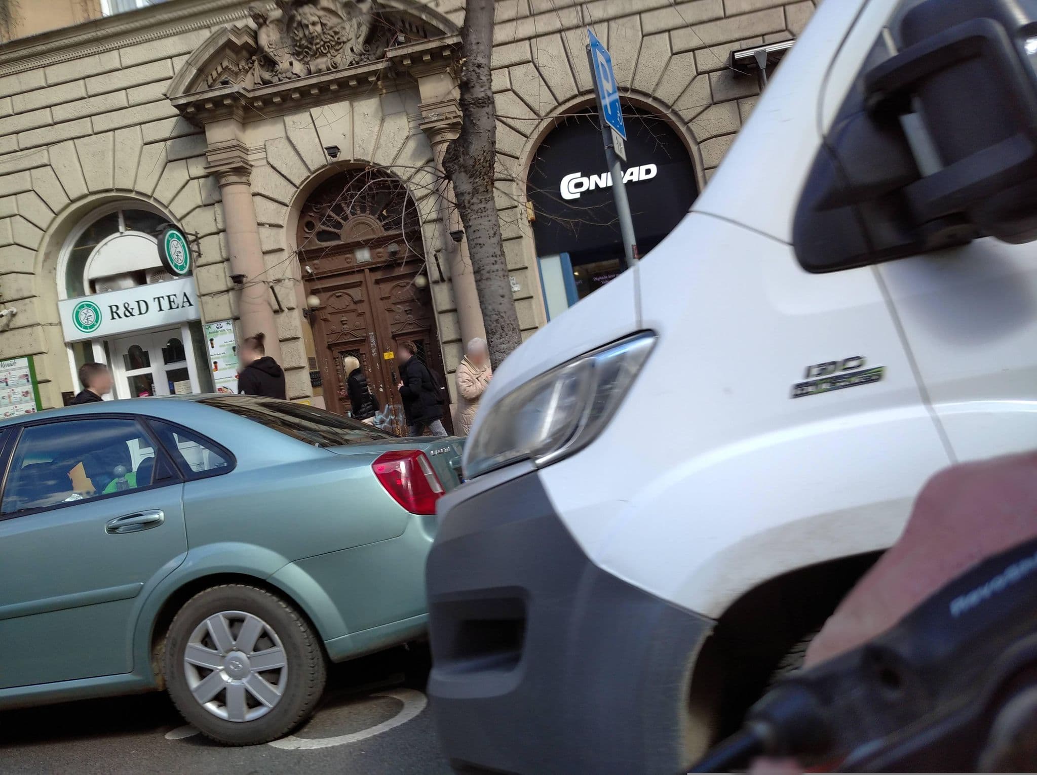 Street view near Travel Inn Apartments, Budapest VI. kerület — © grozsa11 (CC BY-SA · Mapillary)