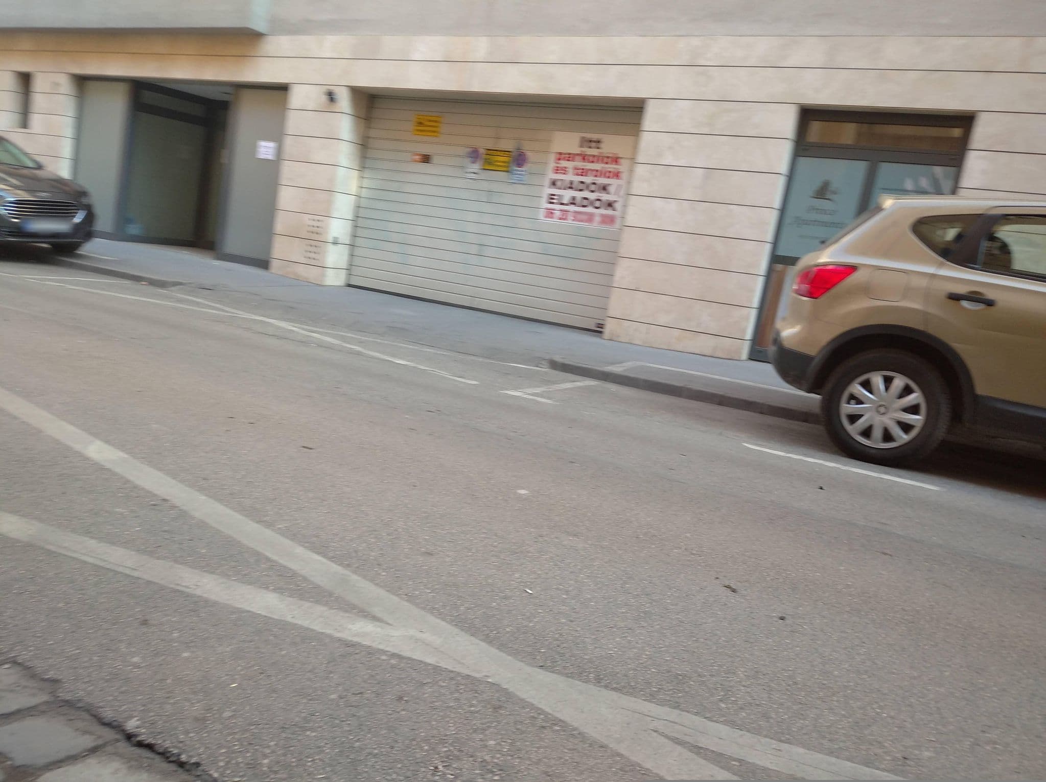 Street view near Mango Hotel & Apartments, Józsefváros — © grozsa11 (CC BY-SA · Mapillary)