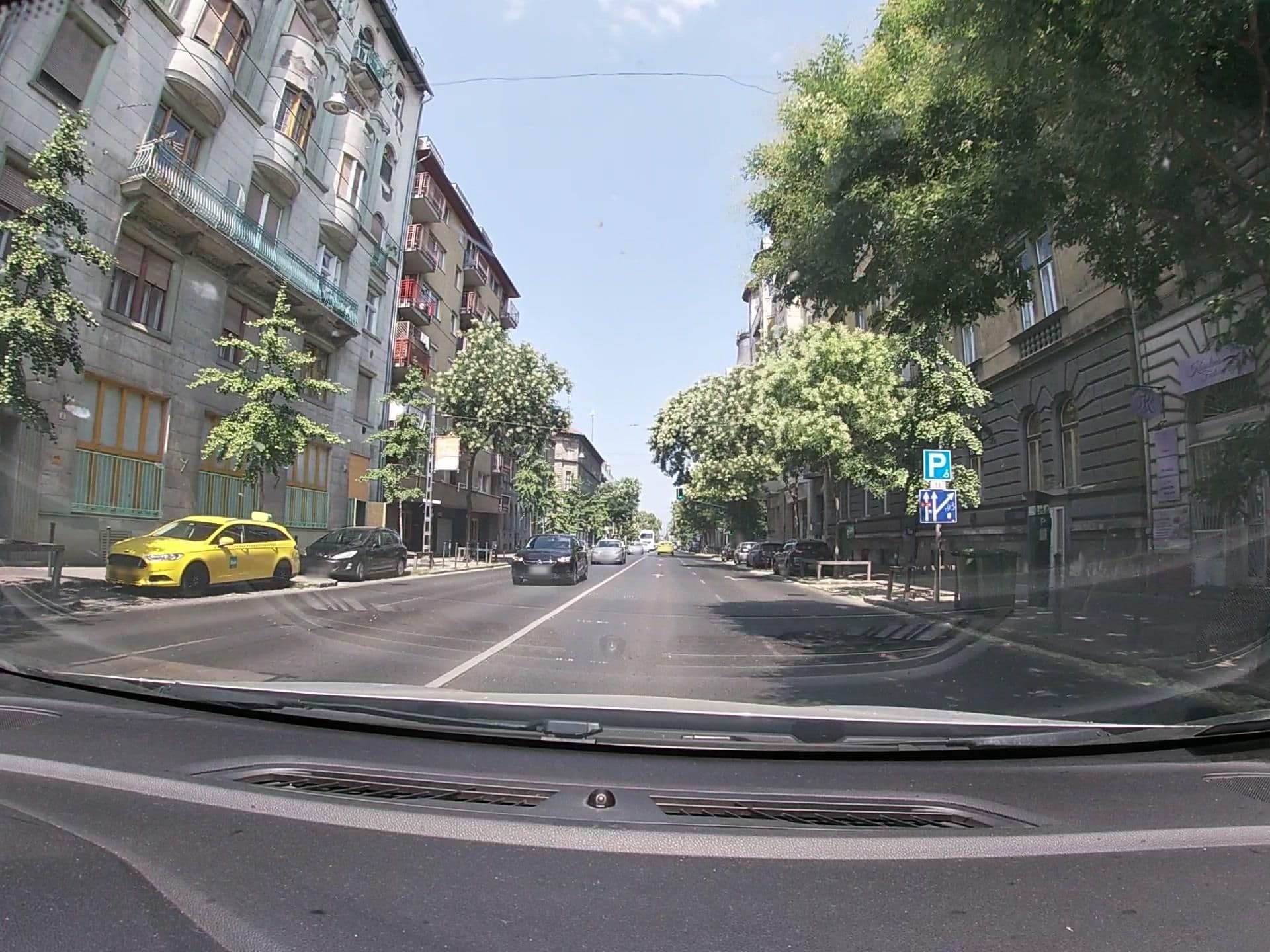Street view near Omnibusz Apartment Budapest, Istvánmező — © vst (CC BY-SA · Mapillary)