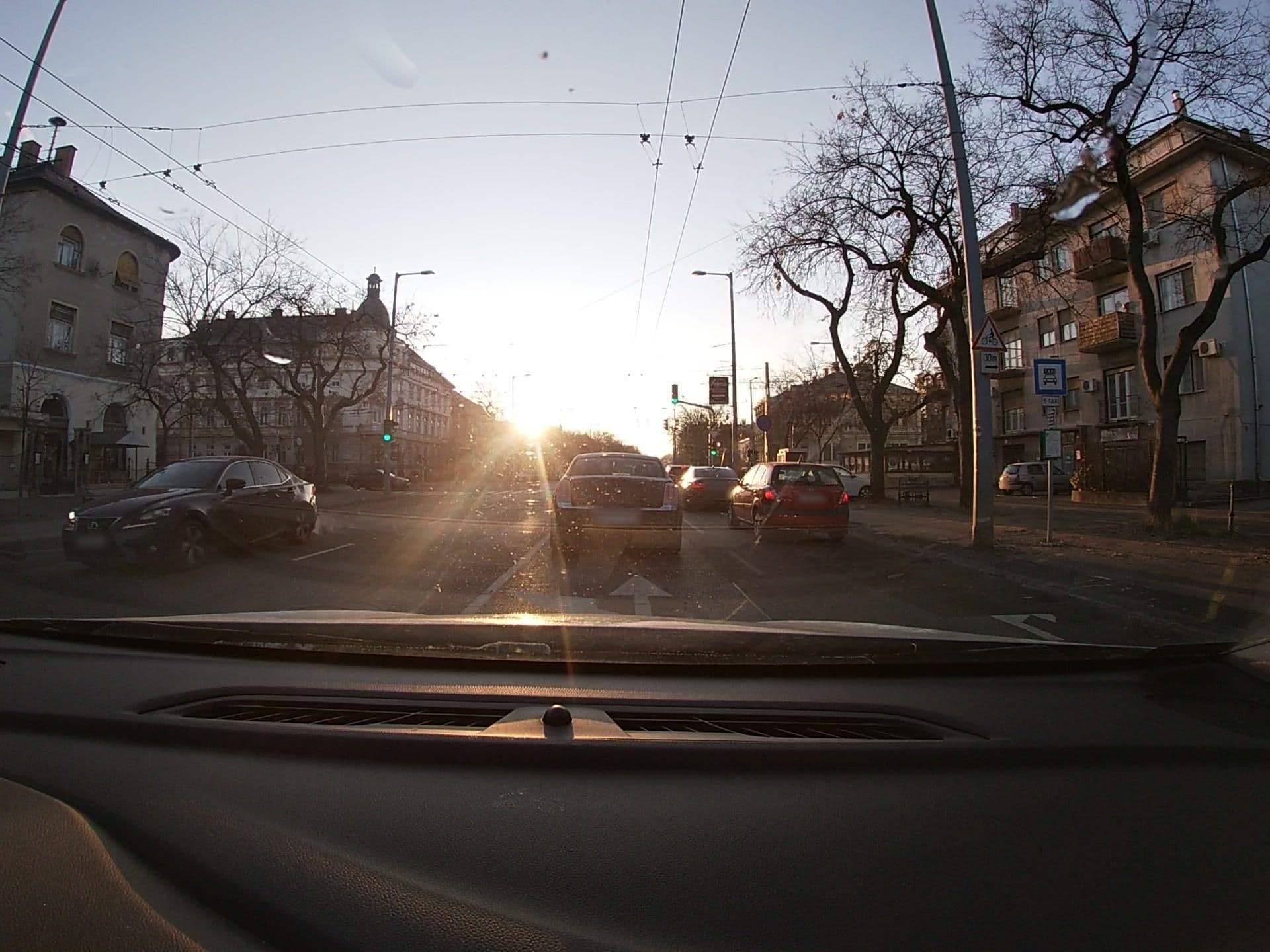 Street view near Terrace Apartments at City Park, Istvánmező — © vst (CC BY-SA · Mapillary)