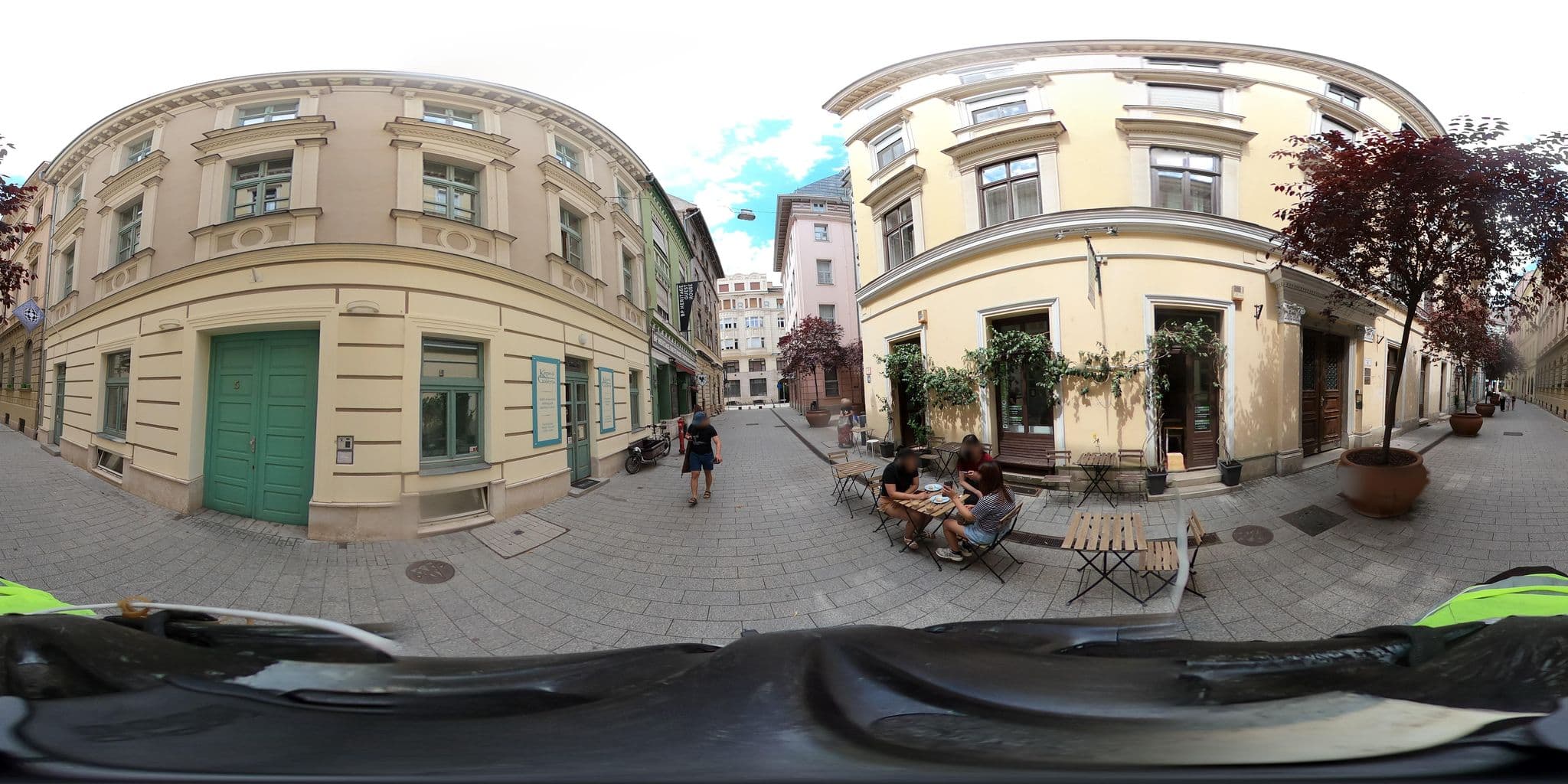 Street view near La Coccinella, Palotanegyed — © grozsa11 (CC BY-SA · Mapillary)