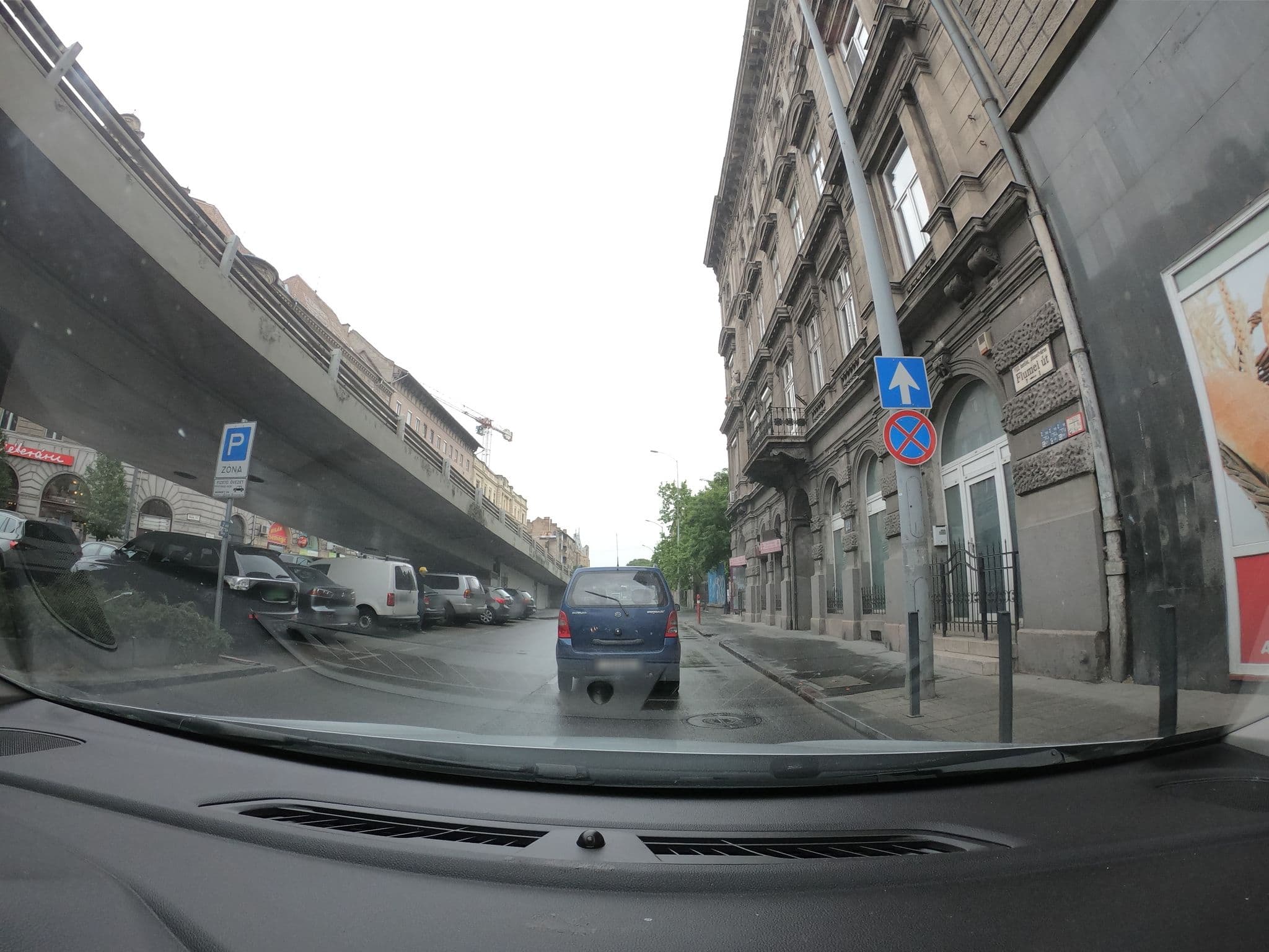 Street view near Locomotive Light Hostel, Pest — © vst (CC BY-SA · Mapillary)