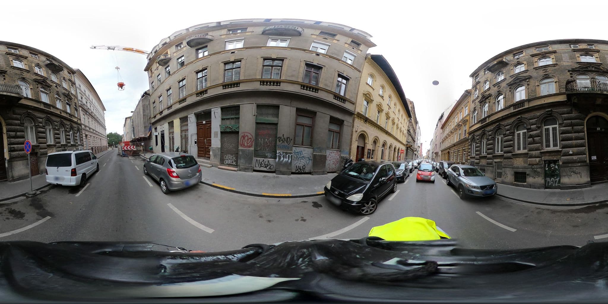 Street view near Astra Apartments, Erzsébetváros — © grozsa11 (CC BY-SA · Mapillary)