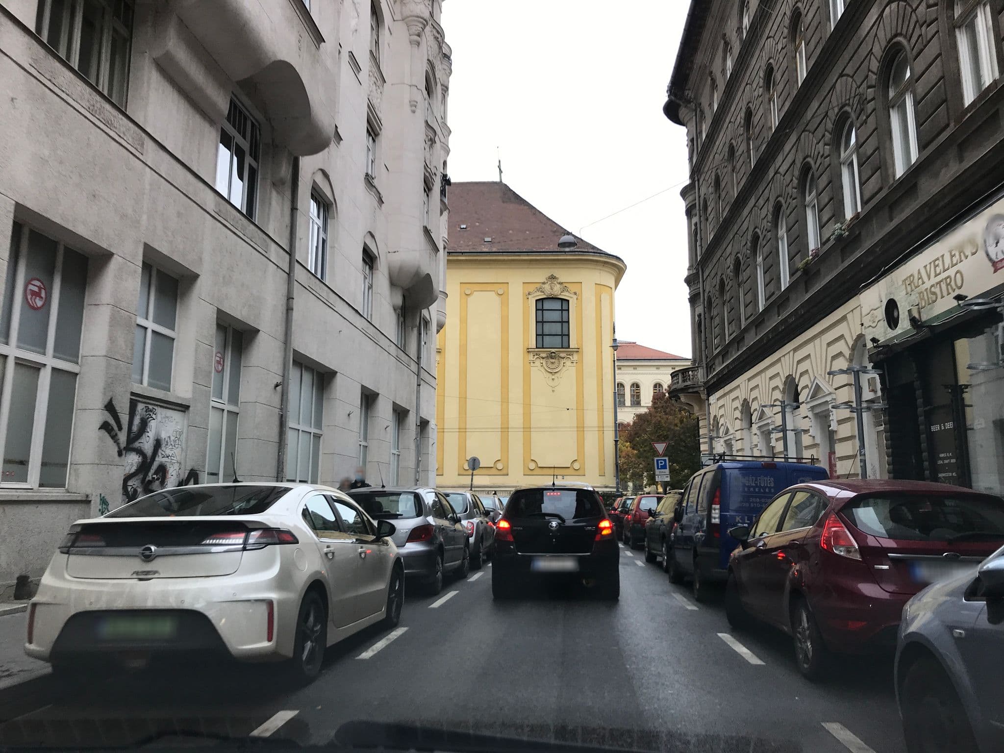 Street view near Akacia Apartment, Budapest VI. kerület — © feed (CC BY-SA · Mapillary)
