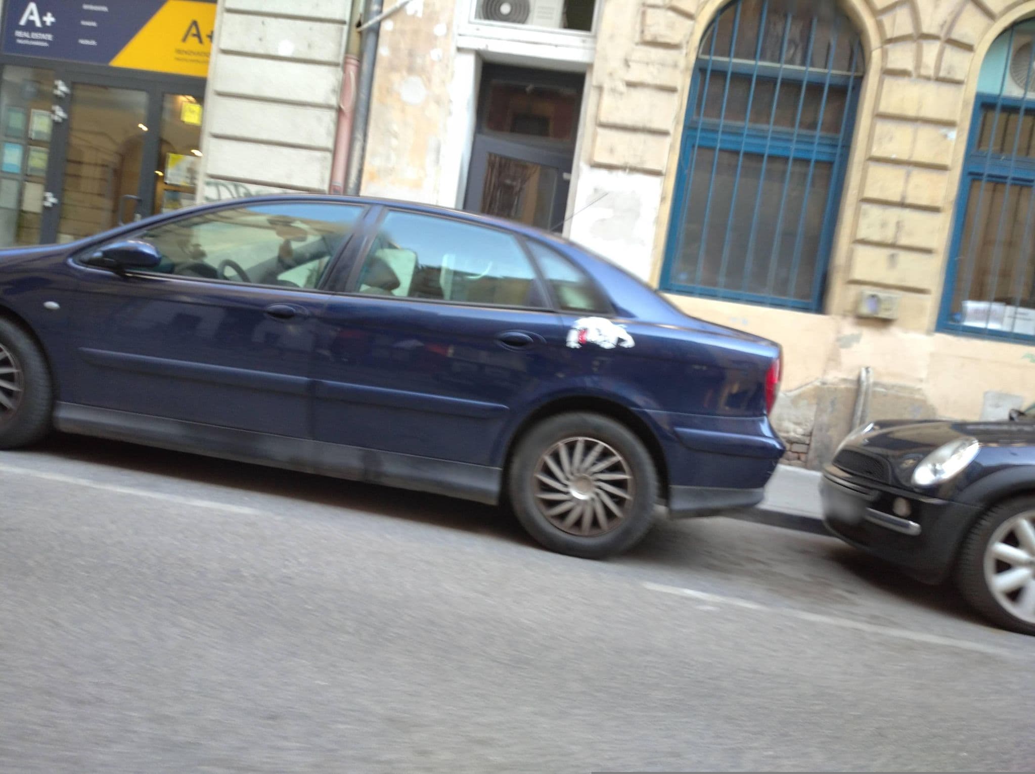 Street view near Pension Piroschka Home Budapest, Budapest VI. kerület — © grozsa11 (CC BY-SA · Mapillary)